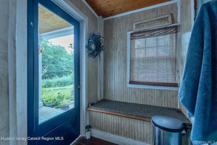 583 Swartekill Road, Esopus, NY, 3 Bedrooms Bedrooms, 9 Rooms Rooms,1 BathroomBathrooms,Residential,For Rent,Swartekill,0,1044938 583 Swartekill Road, Esopus, NY, 3 Bedrooms Bedrooms, 9 Rooms Rooms,1 BathroomBathrooms,Residential,For Rent,Swartekill,0,1044938