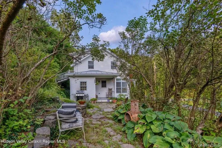 583 Swartekill Road, Esopus, NY, 3 Bedrooms Bedrooms, 9 Rooms Rooms,1 BathroomBathrooms,Residential,For Rent,Swartekill,0,1044938 583 Swartekill Road, Esopus, NY, 3 Bedrooms Bedrooms, 9 Rooms Rooms,1 BathroomBathrooms,Residential,For Rent,Swartekill,0,1044938