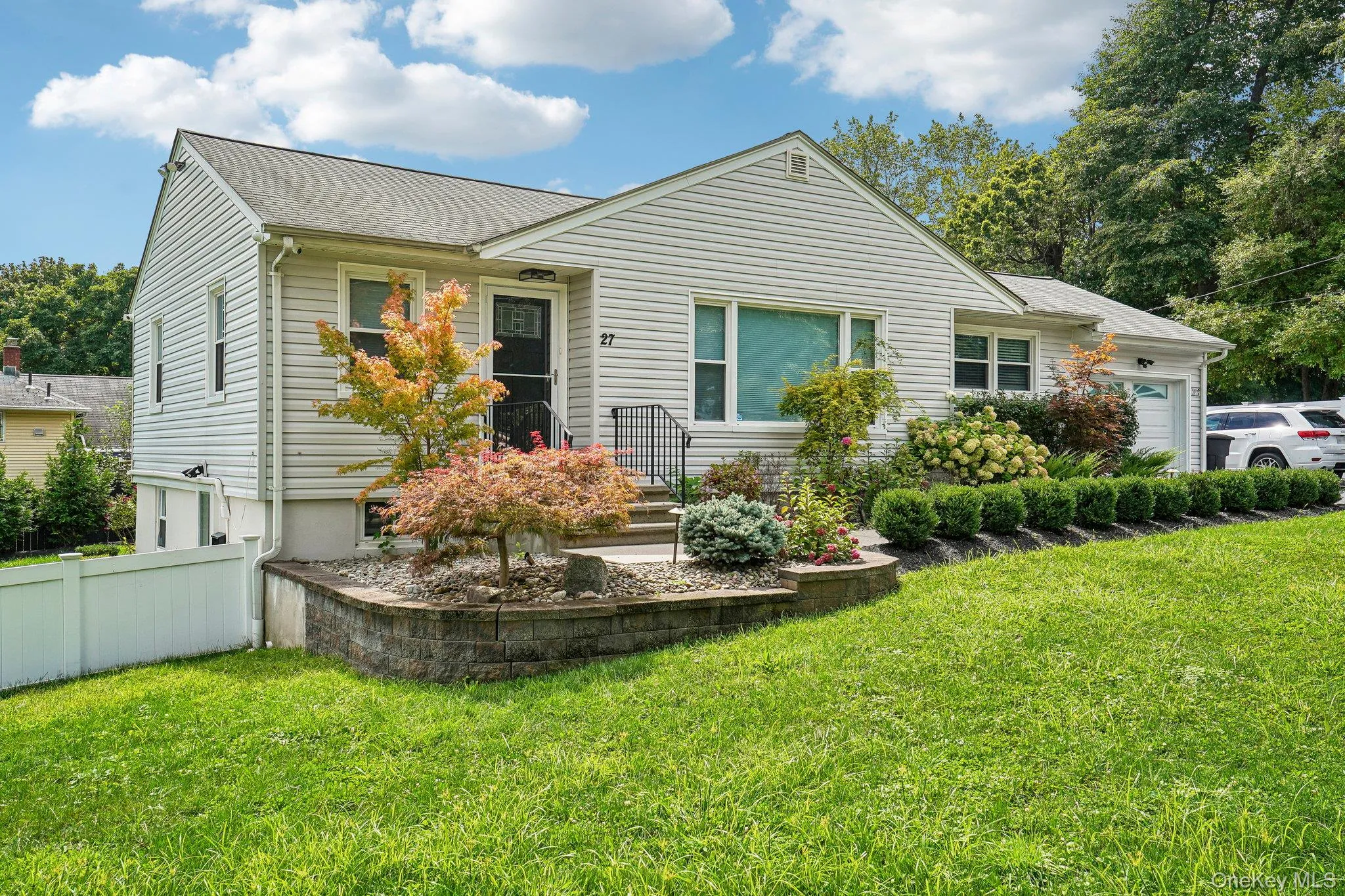 27 Pierce Street, Clarkstown, NY, 3 Bedrooms Bedrooms, 8 Rooms Rooms,1 BathroomBathrooms,Residential,For Rent,Pierce,0,1044939 27 Pierce Street, Clarkstown, NY, 3 Bedrooms Bedrooms, 8 Rooms Rooms,1 BathroomBathrooms,Residential,For Rent,Pierce,0,1044939