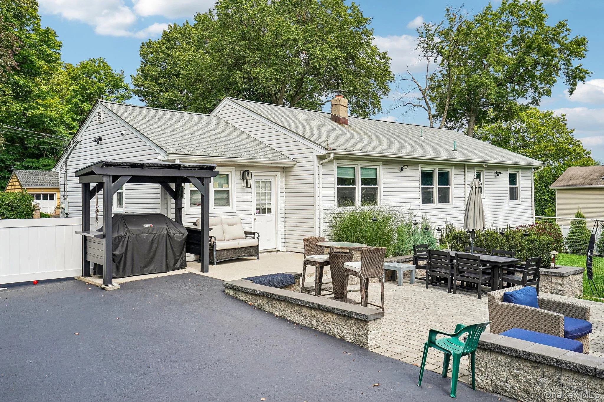 27 Pierce Street, Clarkstown, NY, 3 Bedrooms Bedrooms, 8 Rooms Rooms,1 BathroomBathrooms,Residential,For Rent,Pierce,0,1044939 27 Pierce Street, Clarkstown, NY, 3 Bedrooms Bedrooms, 8 Rooms Rooms,1 BathroomBathrooms,Residential,For Rent,Pierce,0,1044939