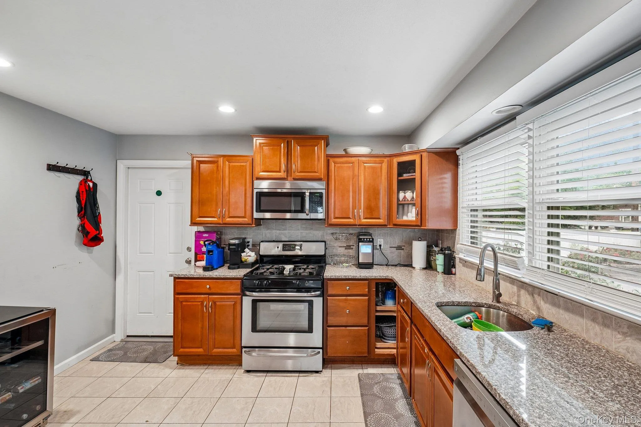 27 Pierce Street, Clarkstown, NY, 3 Bedrooms Bedrooms, 8 Rooms Rooms,1 BathroomBathrooms,Residential,For Rent,Pierce,0,1044939 27 Pierce Street, Clarkstown, NY, 3 Bedrooms Bedrooms, 8 Rooms Rooms,1 BathroomBathrooms,Residential,For Rent,Pierce,0,1044939