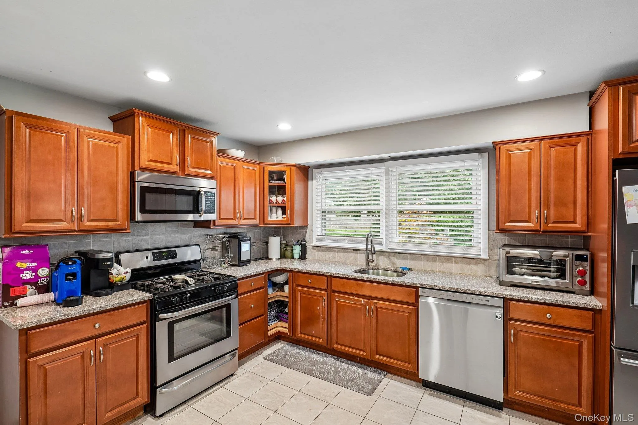 27 Pierce Street, Clarkstown, NY, 3 Bedrooms Bedrooms, 8 Rooms Rooms,1 BathroomBathrooms,Residential,For Rent,Pierce,0,1044939 27 Pierce Street, Clarkstown, NY, 3 Bedrooms Bedrooms, 8 Rooms Rooms,1 BathroomBathrooms,Residential,For Rent,Pierce,0,1044939