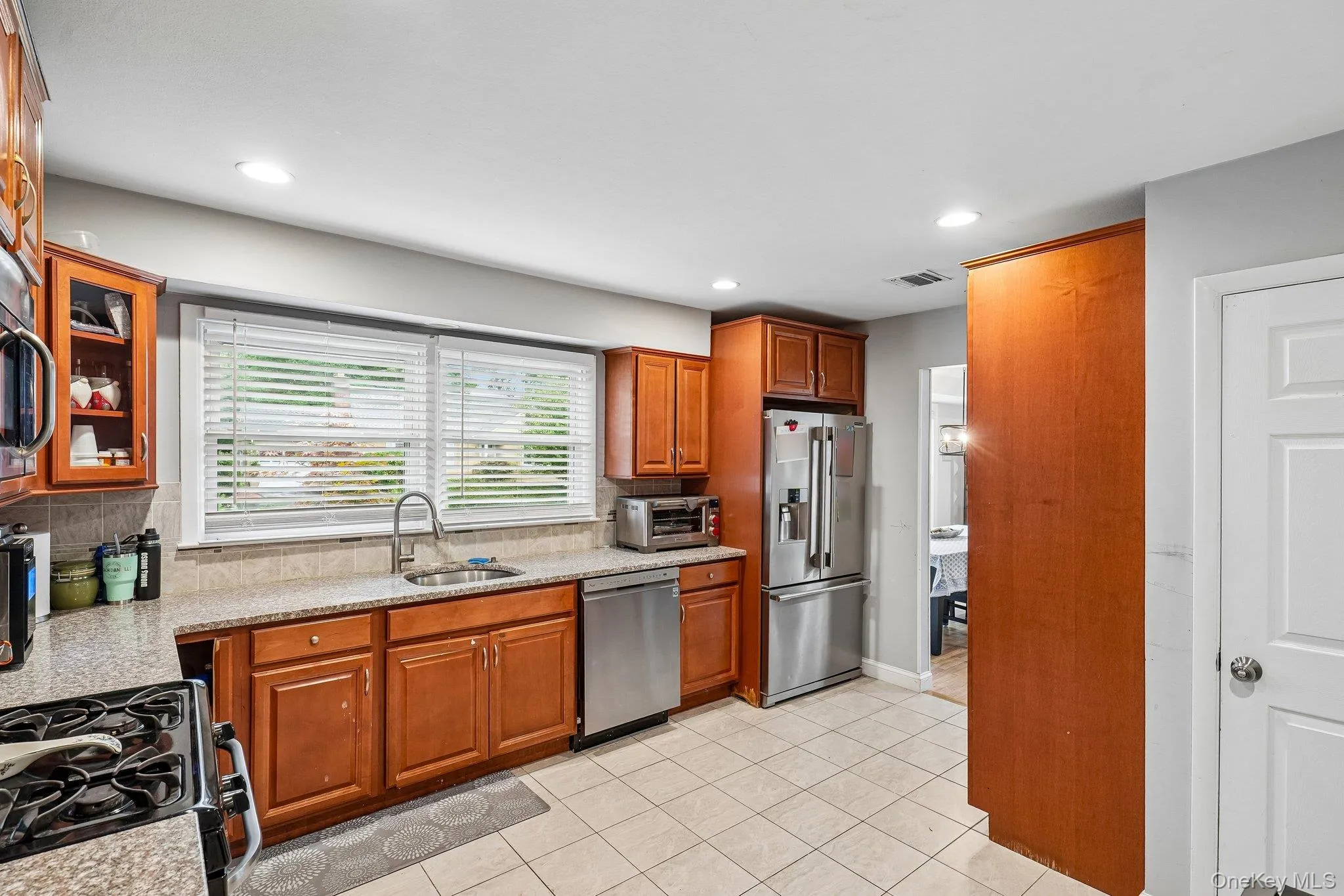 27 Pierce Street, Clarkstown, NY, 3 Bedrooms Bedrooms, 8 Rooms Rooms,1 BathroomBathrooms,Residential,For Rent,Pierce,0,1044939 27 Pierce Street, Clarkstown, NY, 3 Bedrooms Bedrooms, 8 Rooms Rooms,1 BathroomBathrooms,Residential,For Rent,Pierce,0,1044939