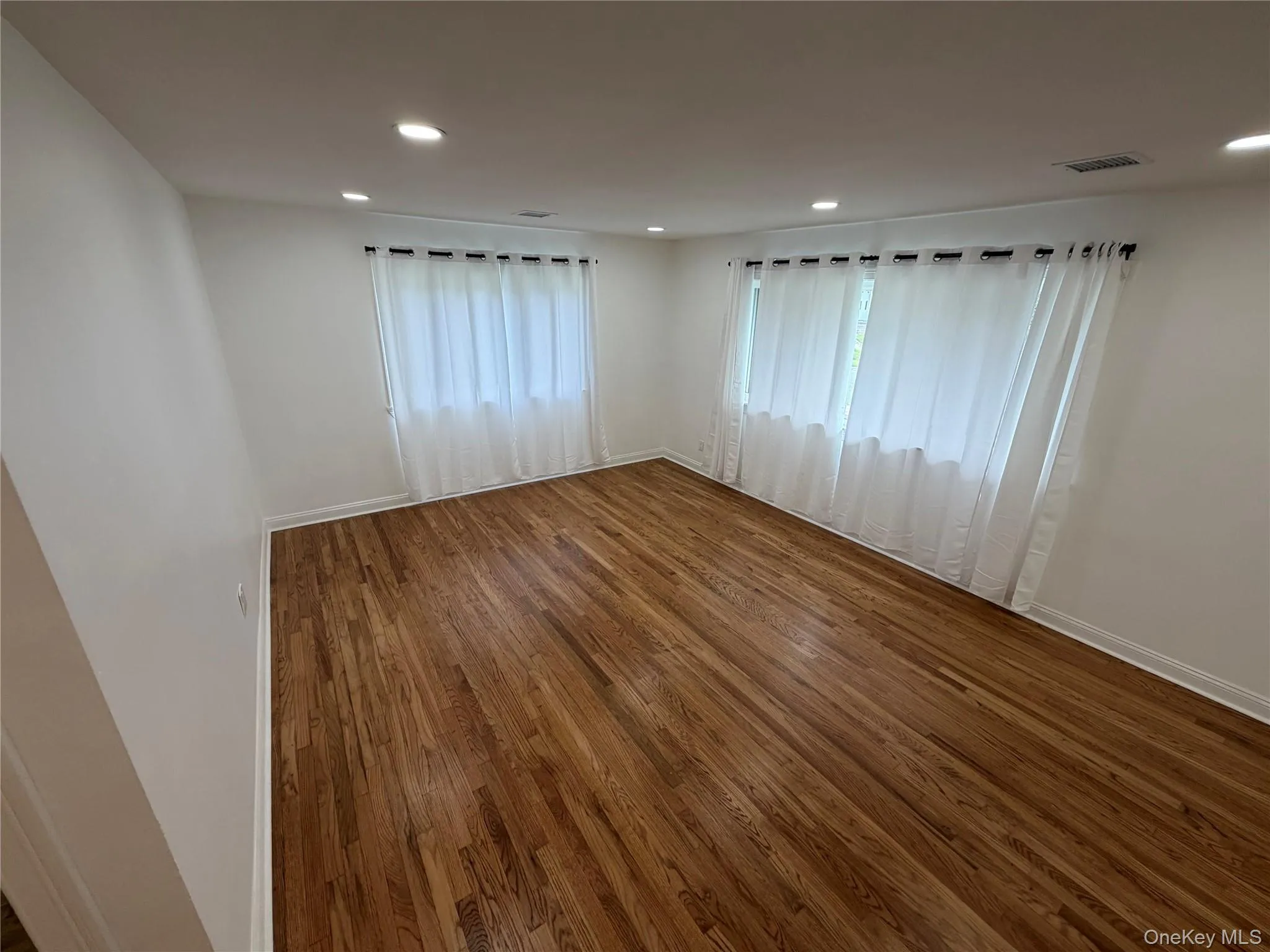 58 Amherst Lane, Oyster Bay, NY, 3 Bedrooms Bedrooms, 8 Rooms Rooms,1 BathroomBathrooms,Residential Lease,For Rent,Amherst,0,1044942 58 Amherst Lane, Oyster Bay, NY, 3 Bedrooms Bedrooms, 8 Rooms Rooms,1 BathroomBathrooms,Residential Lease,For Rent,Amherst,0,1044942