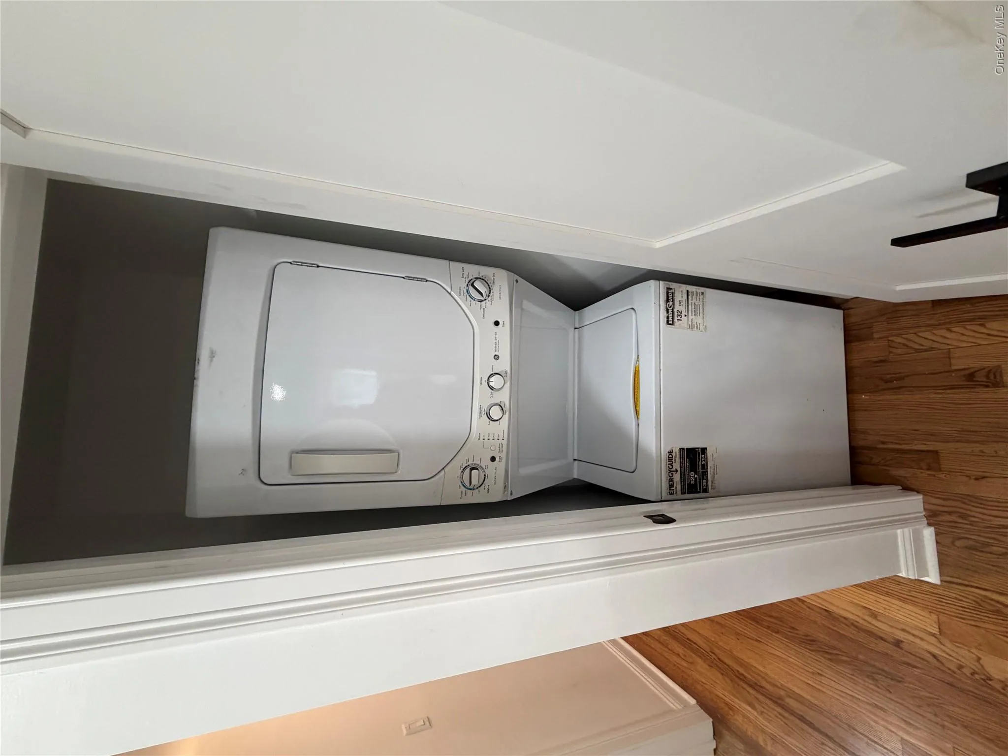 58 Amherst Lane, Oyster Bay, NY, 3 Bedrooms Bedrooms, 8 Rooms Rooms,1 BathroomBathrooms,Residential Lease,For Rent,Amherst,0,1044942 58 Amherst Lane, Oyster Bay, NY, 3 Bedrooms Bedrooms, 8 Rooms Rooms,1 BathroomBathrooms,Residential Lease,For Rent,Amherst,0,1044942