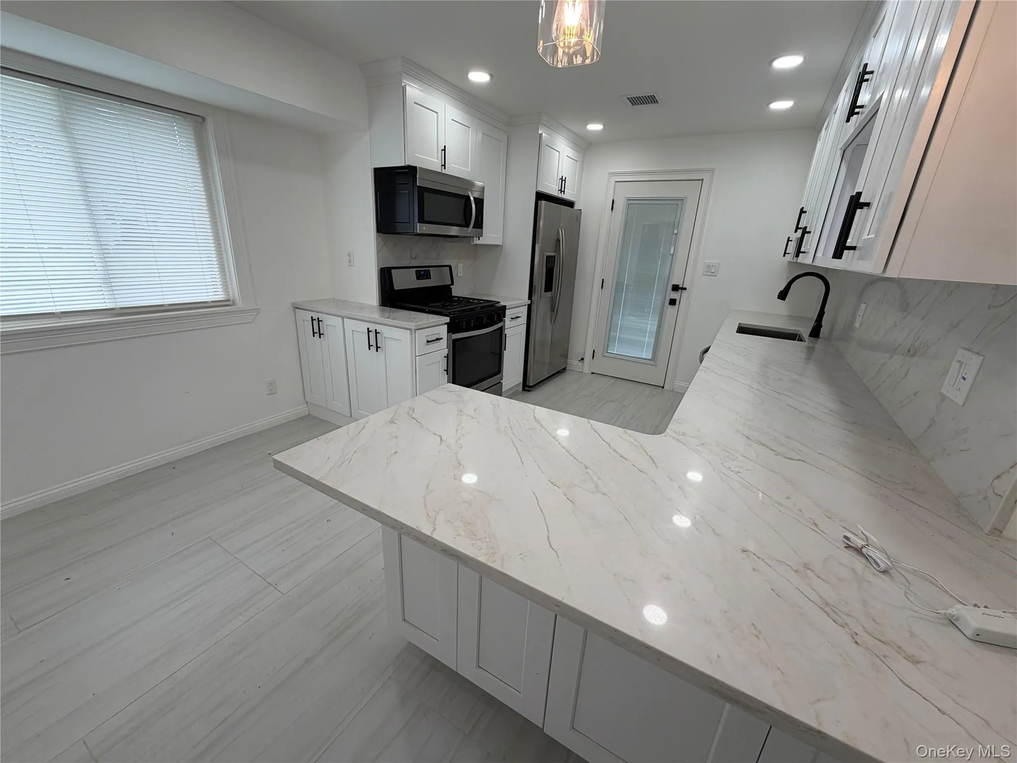 58 Amherst Lane, Oyster Bay, NY, 3 Bedrooms Bedrooms, 8 Rooms Rooms,1 BathroomBathrooms,Residential Lease,For Rent,Amherst,0,1044942 58 Amherst Lane, Oyster Bay, NY, 3 Bedrooms Bedrooms, 8 Rooms Rooms,1 BathroomBathrooms,Residential Lease,For Rent,Amherst,0,1044942
