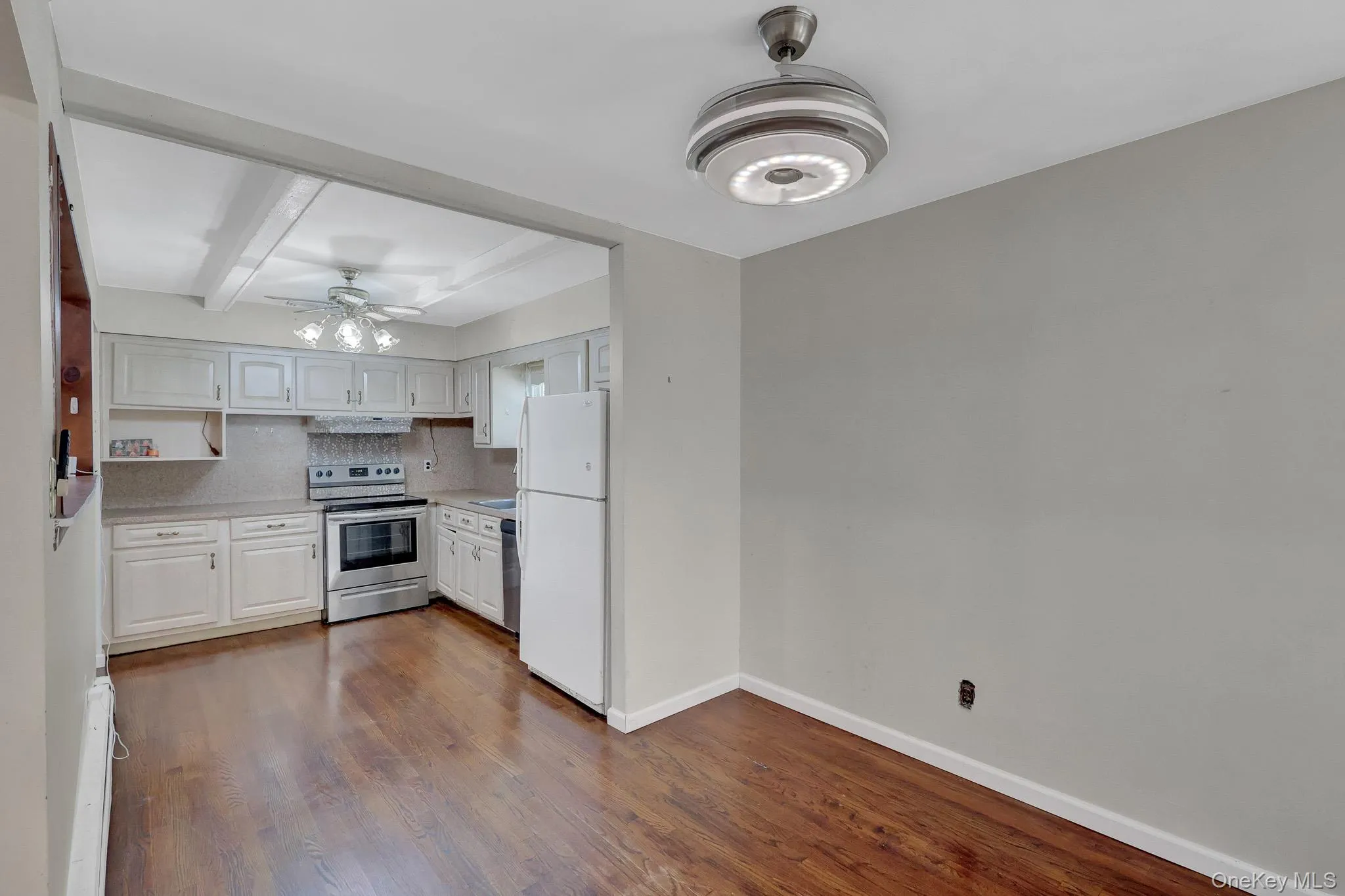 41 Hopes Avenue, Brookhaven, NY, 3 Bedrooms Bedrooms, 7 Rooms Rooms,2 BathroomsBathrooms,Residential,For Rent,Hopes,0,1044943 41 Hopes Avenue, Brookhaven, NY, 3 Bedrooms Bedrooms, 7 Rooms Rooms,2 BathroomsBathrooms,Residential,For Rent,Hopes,0,1044943