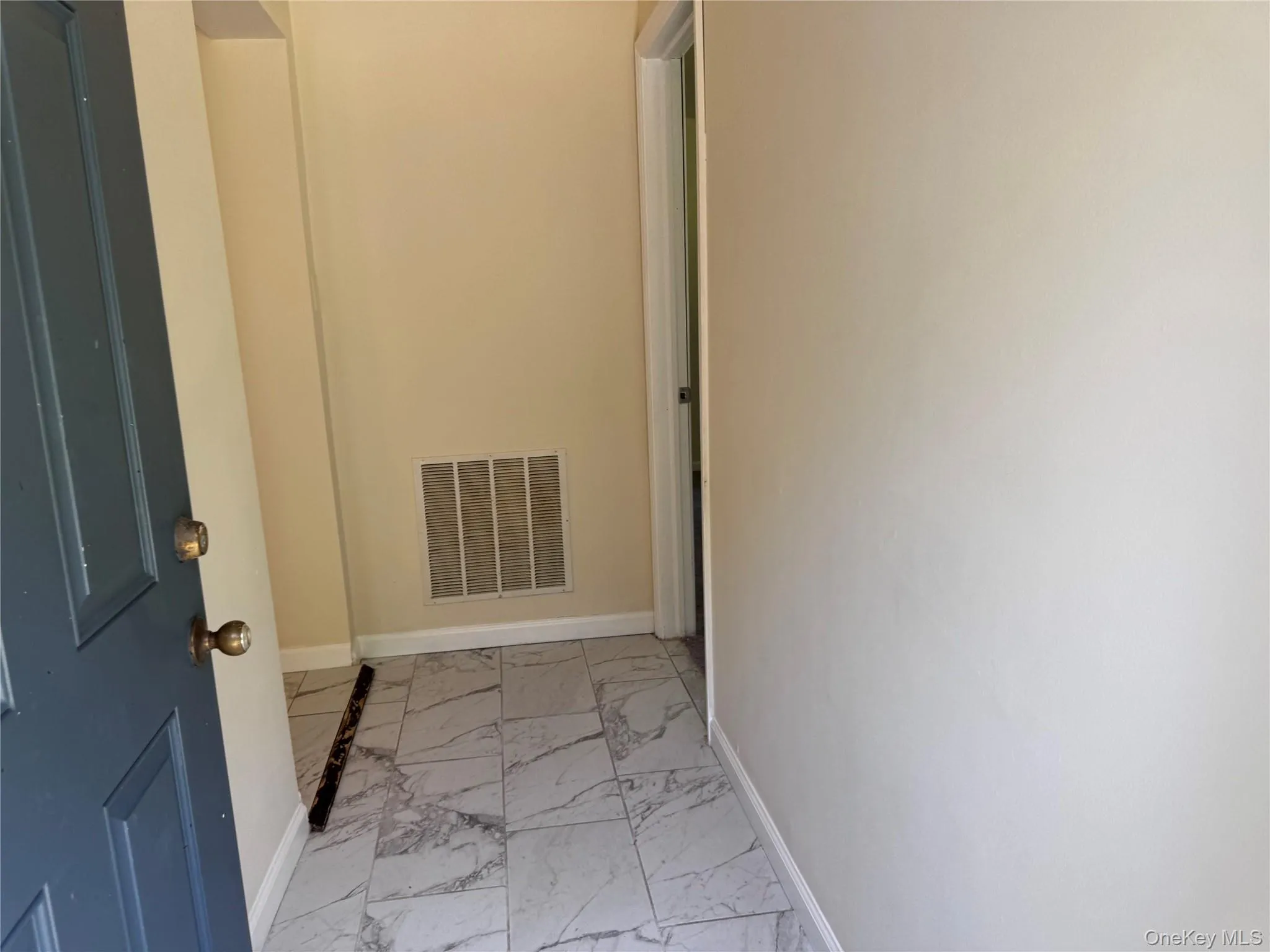 289 Myers Corners Road, Wappinger, NY, 1 Bedroom Bedrooms, 3 Rooms Rooms,1 BathroomBathrooms,Residential Lease,For Rent,Myers Corners,0,1044946 289 Myers Corners Road, Wappinger, NY, 1 Bedroom Bedrooms, 3 Rooms Rooms,1 BathroomBathrooms,Residential Lease,For Rent,Myers Corners,0,1044946