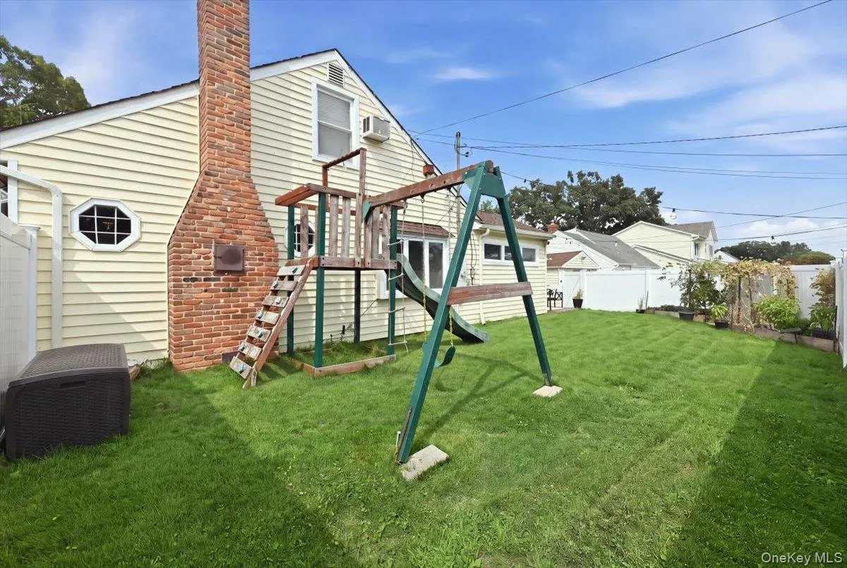 626 Central Avenue, Oyster Bay, NY, 3 Bedrooms Bedrooms, 7 Rooms Rooms,1 BathroomBathrooms,Residential,For Rent,Central,0,1044947 626 Central Avenue, Oyster Bay, NY, 3 Bedrooms Bedrooms, 7 Rooms Rooms,1 BathroomBathrooms,Residential,For Rent,Central,0,1044947
