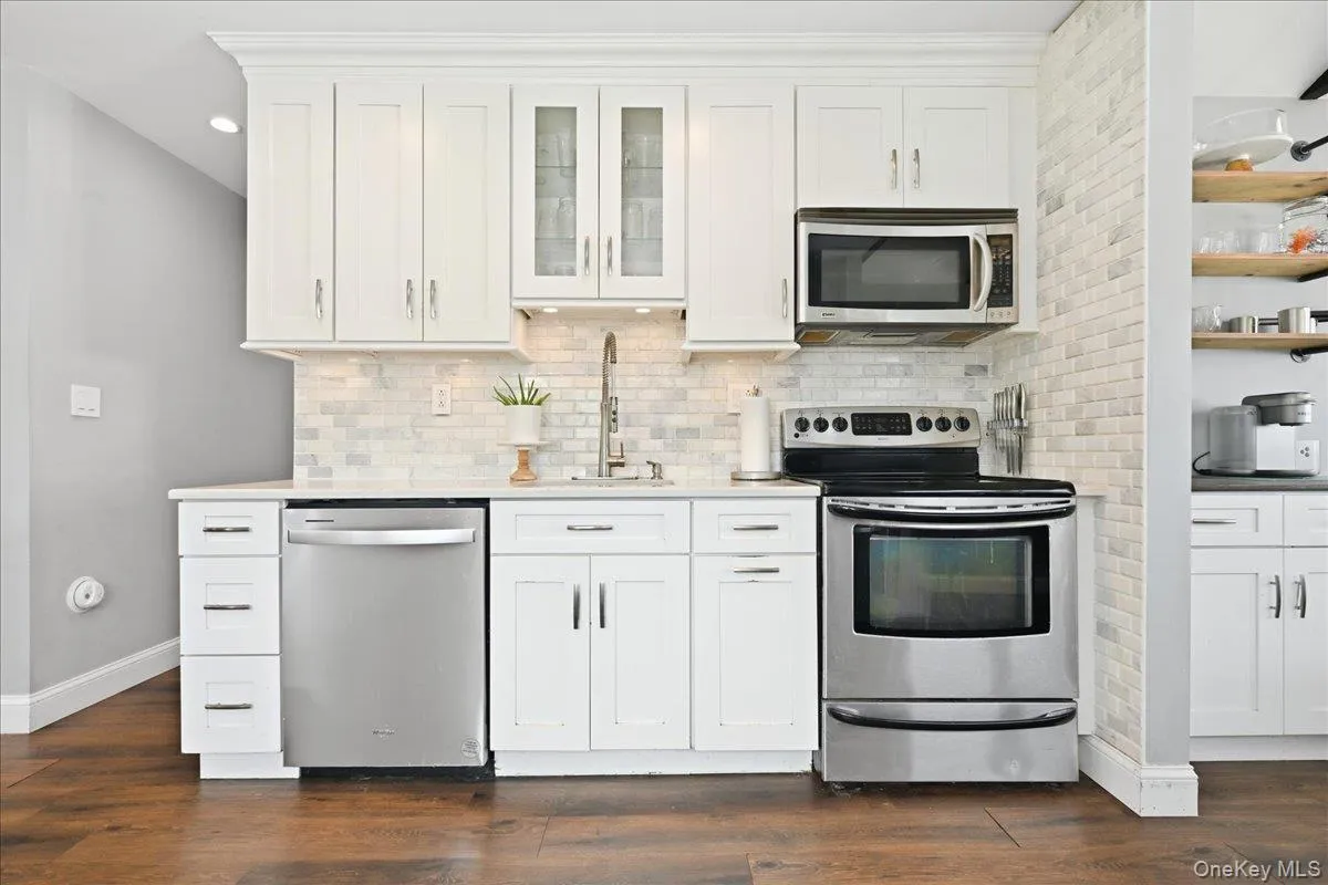 626 Central Avenue, Oyster Bay, NY, 3 Bedrooms Bedrooms, 7 Rooms Rooms,1 BathroomBathrooms,Residential,For Rent,Central,0,1044947 626 Central Avenue, Oyster Bay, NY, 3 Bedrooms Bedrooms, 7 Rooms Rooms,1 BathroomBathrooms,Residential,For Rent,Central,0,1044947