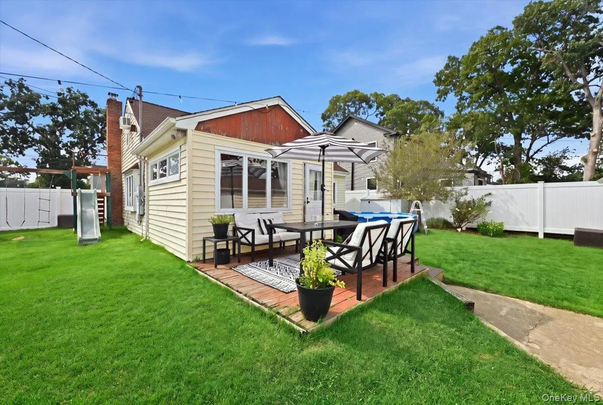 626 Central Avenue, Oyster Bay, NY, 3 Bedrooms Bedrooms, 7 Rooms Rooms,1 BathroomBathrooms,Residential,For Rent,Central,0,1044947 626 Central Avenue, Oyster Bay, NY, 3 Bedrooms Bedrooms, 7 Rooms Rooms,1 BathroomBathrooms,Residential,For Rent,Central,0,1044947