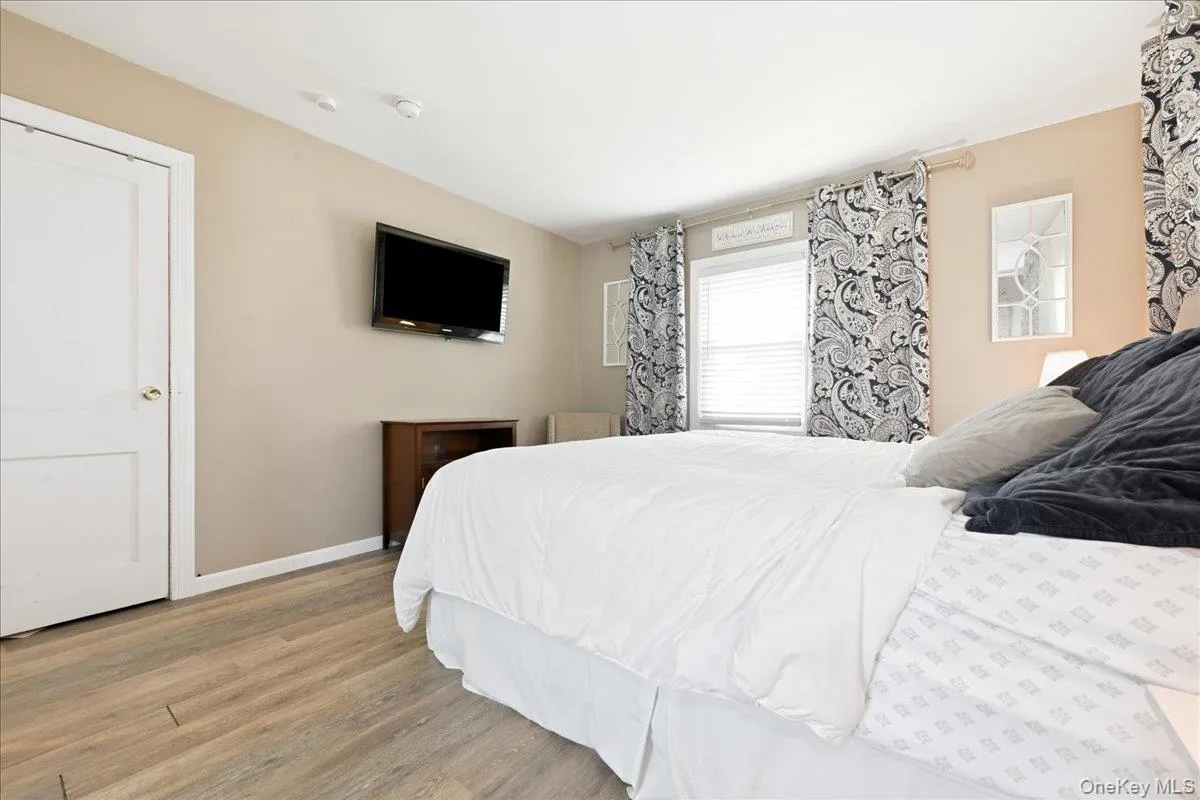 626 Central Avenue, Oyster Bay, NY, 3 Bedrooms Bedrooms, 7 Rooms Rooms,1 BathroomBathrooms,Residential,For Rent,Central,0,1044947 626 Central Avenue, Oyster Bay, NY, 3 Bedrooms Bedrooms, 7 Rooms Rooms,1 BathroomBathrooms,Residential,For Rent,Central,0,1044947