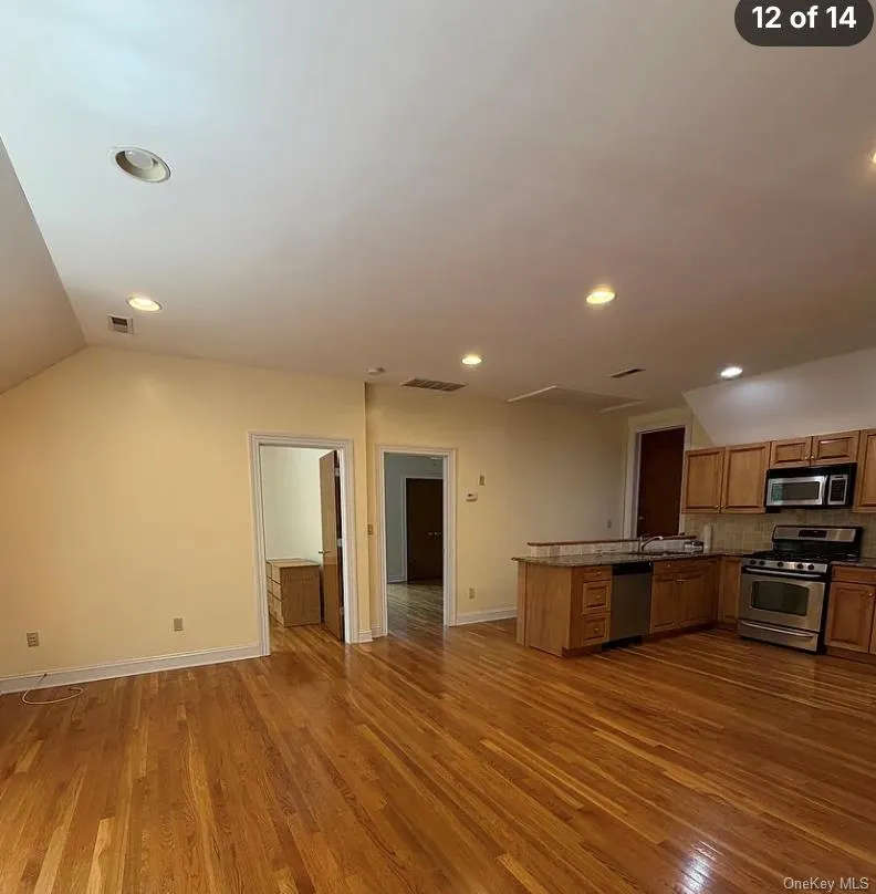 5 Candlewood Court, Mount Pleasant, NY, 2 Bedrooms Bedrooms, 4 Rooms Rooms,1 BathroomBathrooms,Residential Lease,For Rent,Candlewood Court,0,1044950 5 Candlewood Court, Mount Pleasant, NY, 2 Bedrooms Bedrooms, 4 Rooms Rooms,1 BathroomBathrooms,Residential Lease,For Rent,Candlewood Court,0,1044950