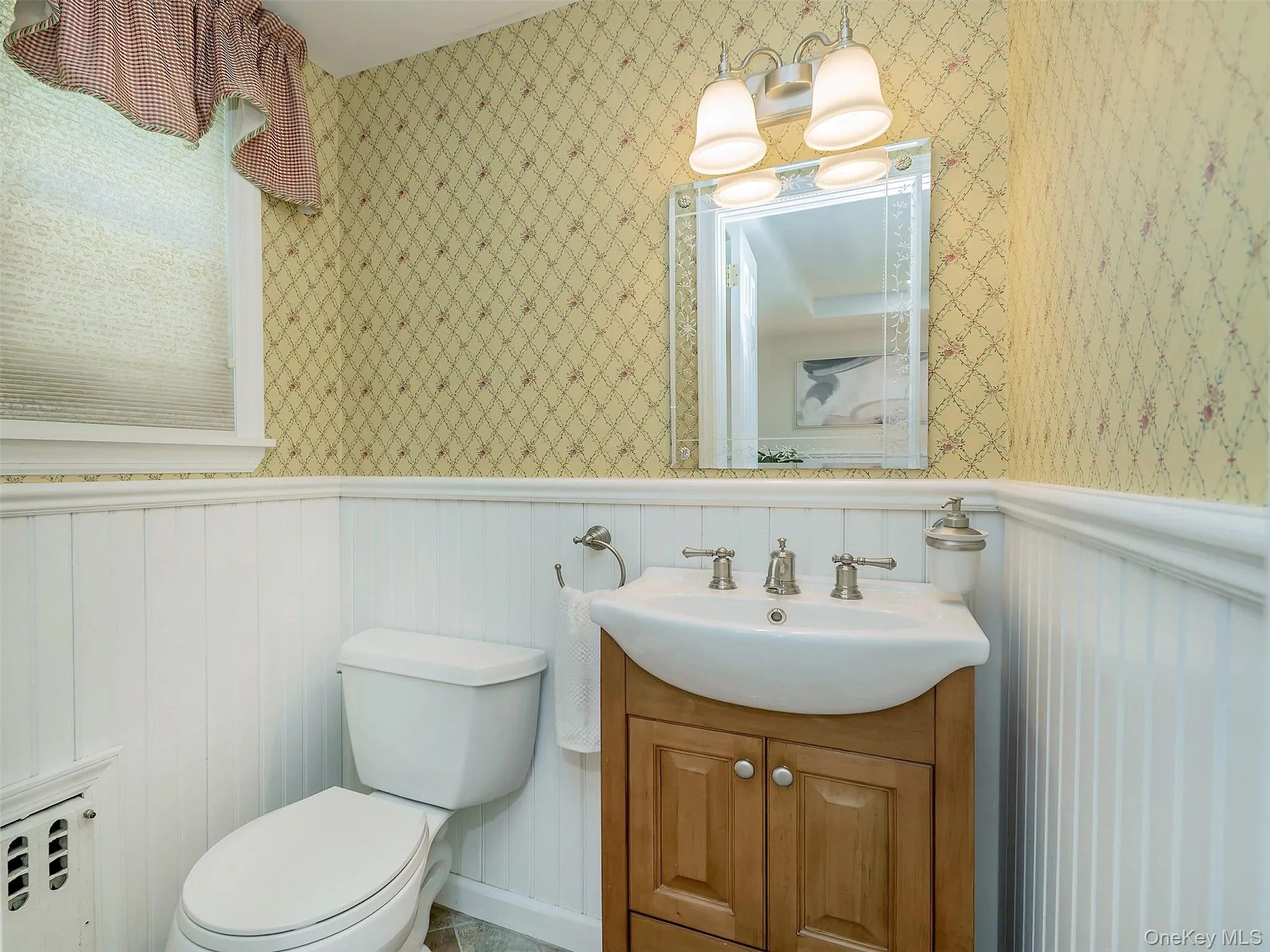 65 Essex Court, North Hempstead, NY, 3 Bedrooms Bedrooms, 7 Rooms Rooms,2 BathroomsBathrooms,Residential,For Rent,Essex,0,1044951 65 Essex Court, North Hempstead, NY, 3 Bedrooms Bedrooms, 7 Rooms Rooms,2 BathroomsBathrooms,Residential,For Rent,Essex,0,1044951