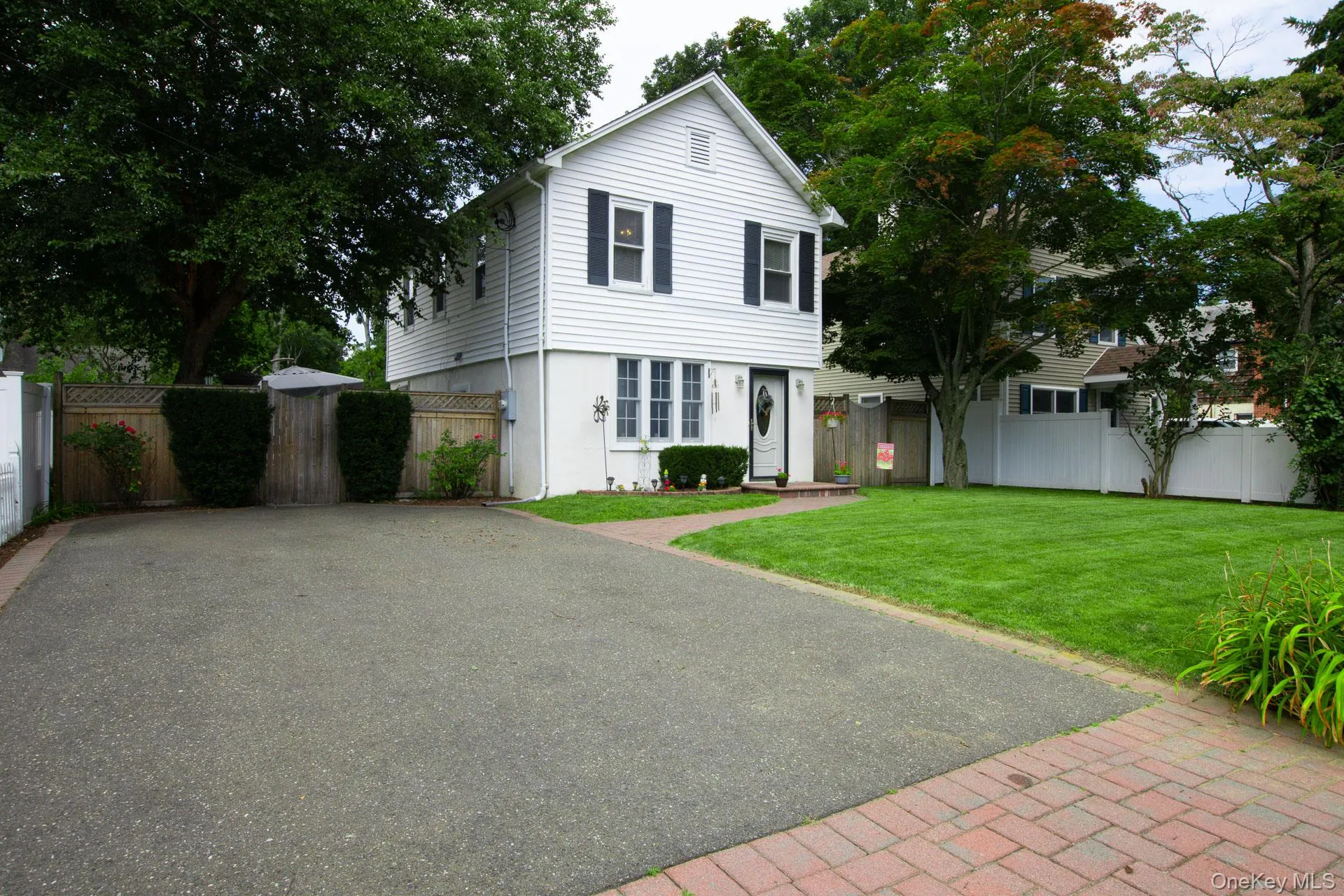 314 6th Avenue, Smithtown, NY, 3 Bedrooms Bedrooms, 5 Rooms Rooms,1 BathroomBathrooms,Residential,For Rent,6th,0,1044955 314 6th Avenue, Smithtown, NY, 3 Bedrooms Bedrooms, 5 Rooms Rooms,1 BathroomBathrooms,Residential,For Rent,6th,0,1044955