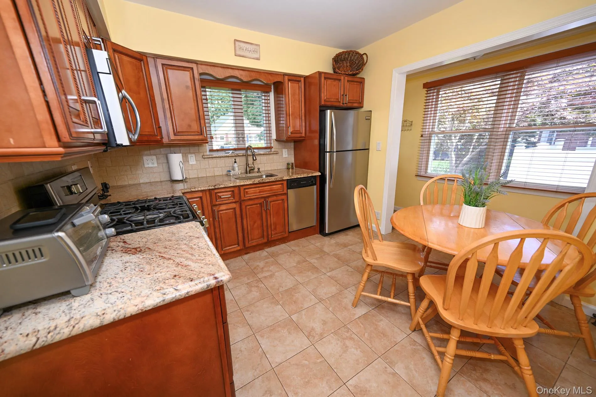 1073 Hancock Avenue, Hempstead, NY, 2 Bedrooms Bedrooms, 6 Rooms Rooms,1 BathroomBathrooms,Residential,For Rent,Hancock,0,1044956 1073 Hancock Avenue, Hempstead, NY, 2 Bedrooms Bedrooms, 6 Rooms Rooms,1 BathroomBathrooms,Residential,For Rent,Hancock,0,1044956