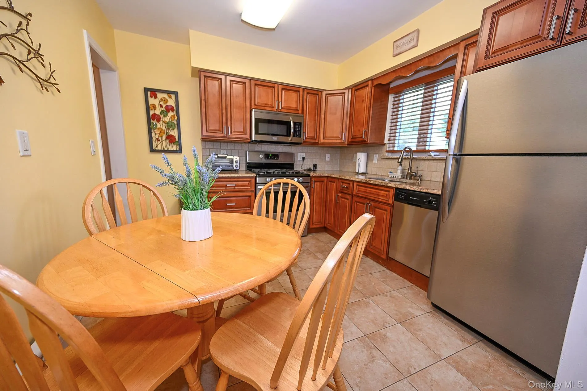 1073 Hancock Avenue, Hempstead, NY, 2 Bedrooms Bedrooms, 6 Rooms Rooms,1 BathroomBathrooms,Residential,For Rent,Hancock,0,1044956 1073 Hancock Avenue, Hempstead, NY, 2 Bedrooms Bedrooms, 6 Rooms Rooms,1 BathroomBathrooms,Residential,For Rent,Hancock,0,1044956