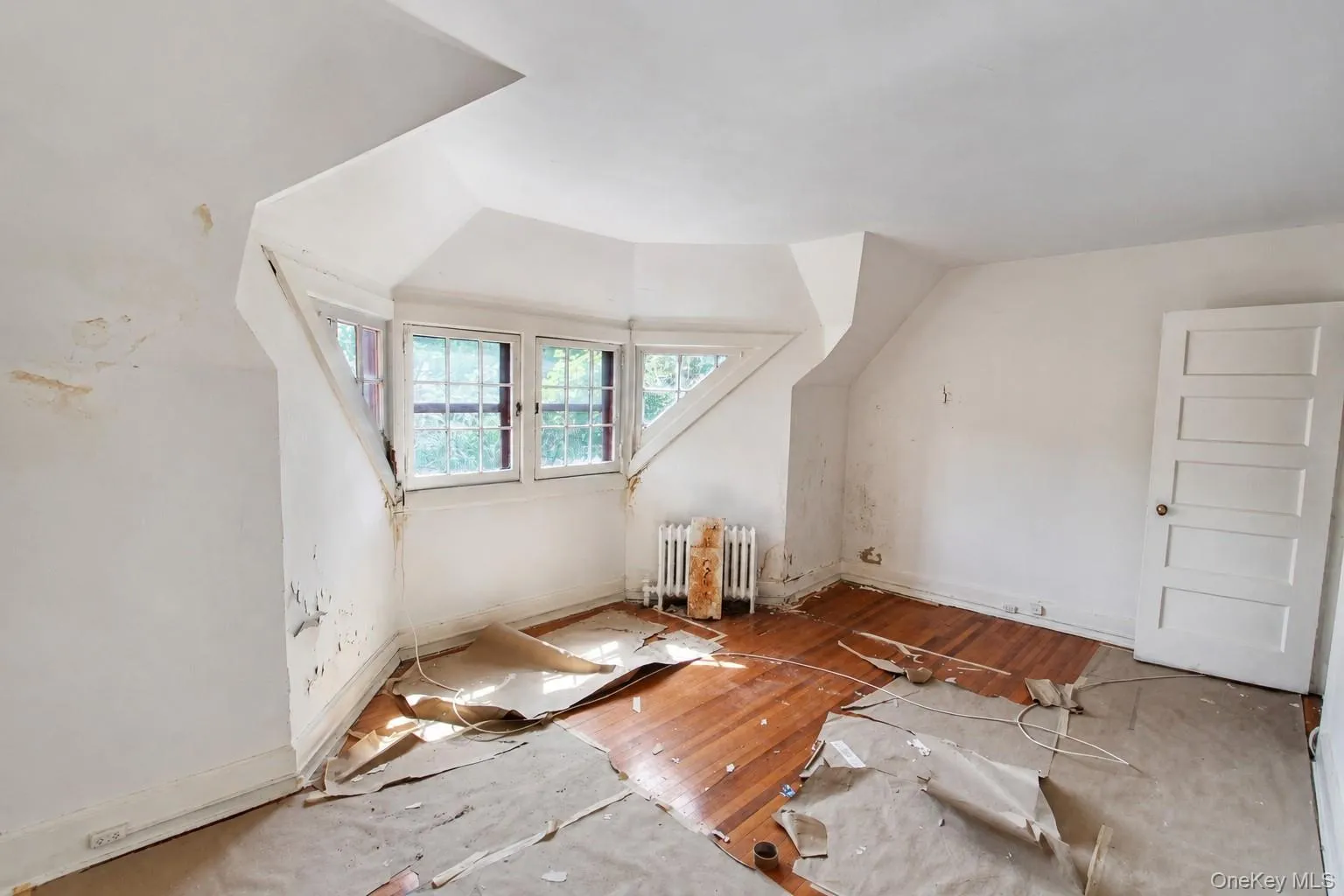 52 Slocum Crescent, New York, NY, 4 Bedrooms Bedrooms, 7 Rooms Rooms,2 BathroomsBathrooms,Residential,For Rent,Slocum,0,1044959 52 Slocum Crescent, New York, NY, 4 Bedrooms Bedrooms, 7 Rooms Rooms,2 BathroomsBathrooms,Residential,For Rent,Slocum,0,1044959