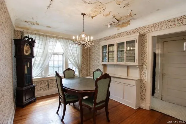 52 Slocum Crescent, New York, NY, 4 Bedrooms Bedrooms, 7 Rooms Rooms,2 BathroomsBathrooms,Residential,For Rent,Slocum,0,1044959 52 Slocum Crescent, New York, NY, 4 Bedrooms Bedrooms, 7 Rooms Rooms,2 BathroomsBathrooms,Residential,For Rent,Slocum,0,1044959