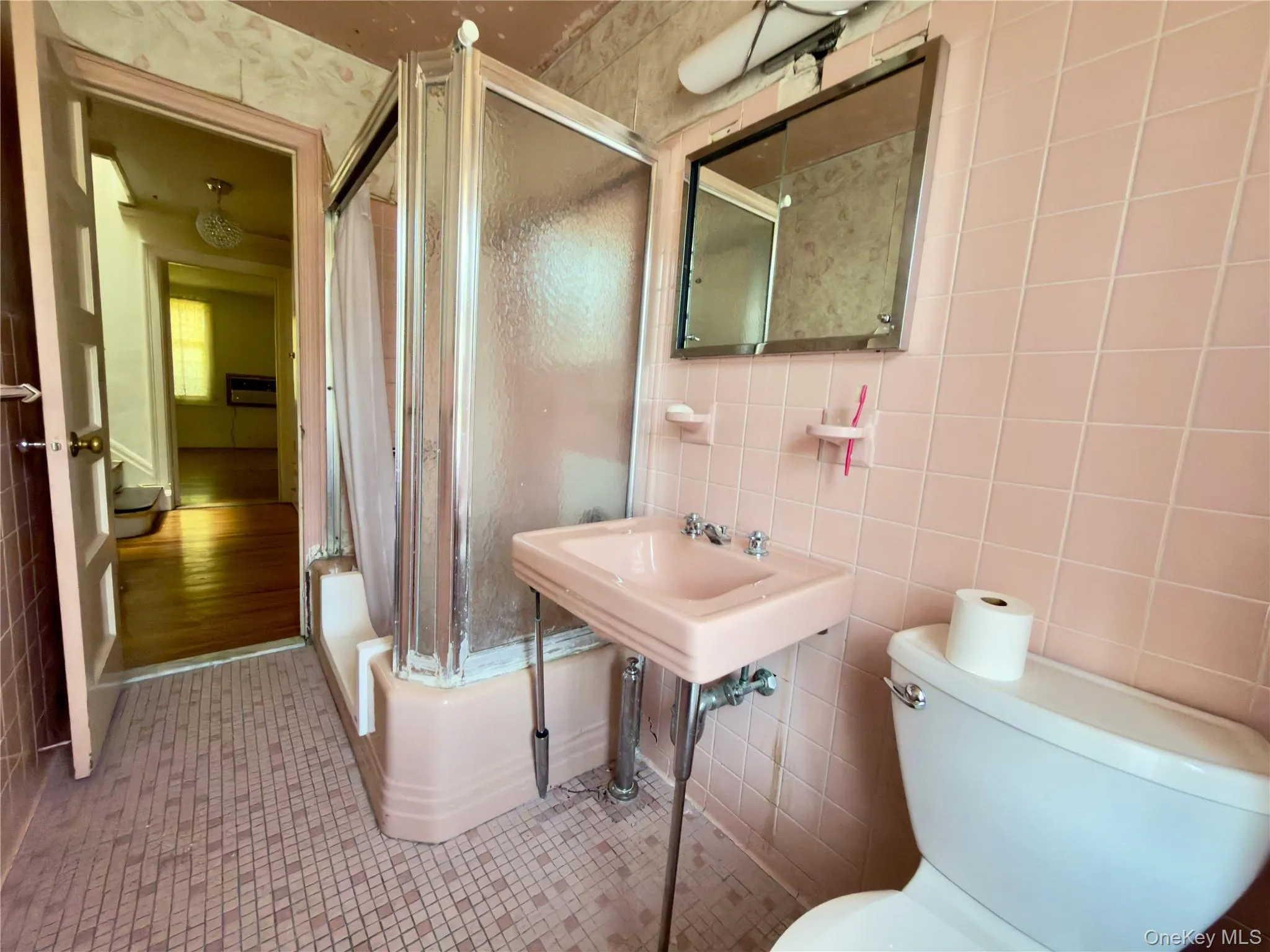 52 Slocum Crescent, New York, NY, 4 Bedrooms Bedrooms, 7 Rooms Rooms,2 BathroomsBathrooms,Residential,For Rent,Slocum,0,1044959 52 Slocum Crescent, New York, NY, 4 Bedrooms Bedrooms, 7 Rooms Rooms,2 BathroomsBathrooms,Residential,For Rent,Slocum,0,1044959
