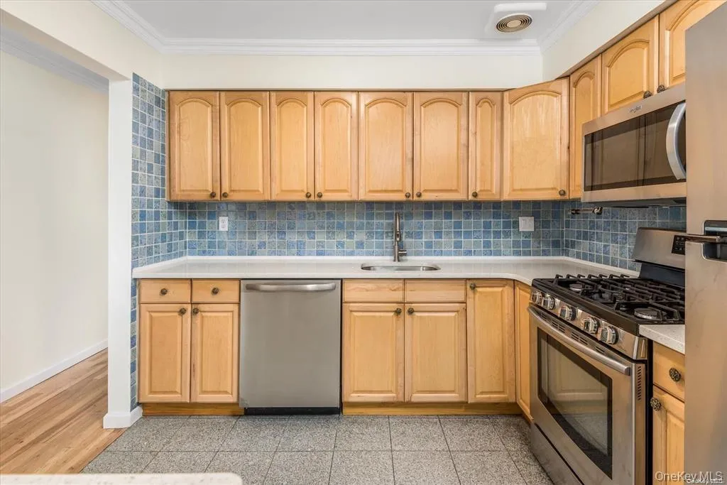 70-12 Caldwell Avenue, New York, NY, 3 Bedrooms Bedrooms, 6 Rooms Rooms,2 BathroomsBathrooms,Residential Lease,For Rent,Caldwell,0,1044967 70-12 Caldwell Avenue, New York, NY, 3 Bedrooms Bedrooms, 6 Rooms Rooms,2 BathroomsBathrooms,Residential Lease,For Rent,Caldwell,0,1044967