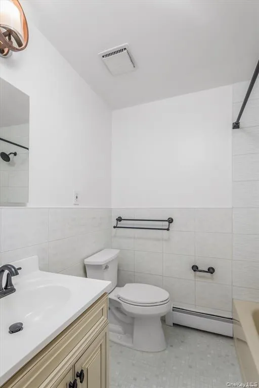 70-12 Caldwell Avenue, New York, NY, 3 Bedrooms Bedrooms, 6 Rooms Rooms,2 BathroomsBathrooms,Residential Lease,For Rent,Caldwell,0,1044967 70-12 Caldwell Avenue, New York, NY, 3 Bedrooms Bedrooms, 6 Rooms Rooms,2 BathroomsBathrooms,Residential Lease,For Rent,Caldwell,0,1044967