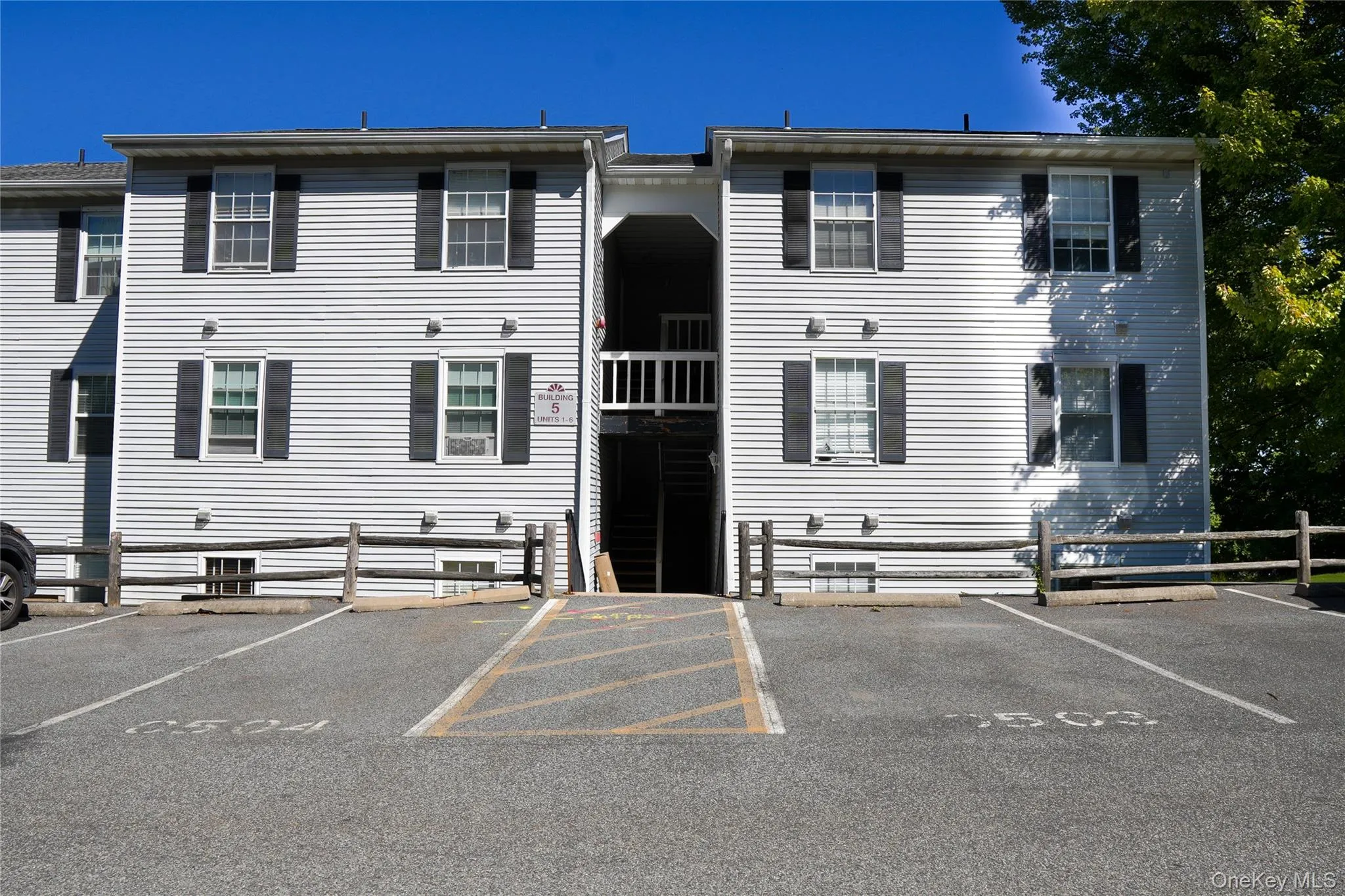 Front of unit's structure. Front of unit's structure.