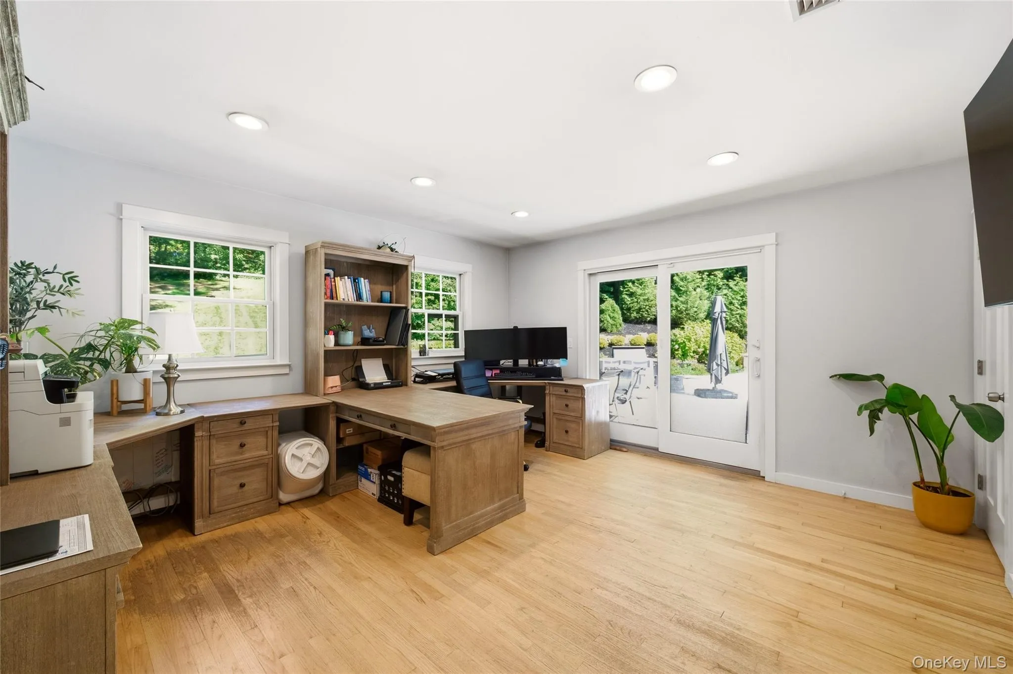 30 Cove Road, Huntington, NY, 4 Bedrooms Bedrooms, 8 Rooms Rooms,3 BathroomsBathrooms,Residential,For Rent,Cove,0,1044995 30 Cove Road, Huntington, NY, 4 Bedrooms Bedrooms, 8 Rooms Rooms,3 BathroomsBathrooms,Residential,For Rent,Cove,0,1044995