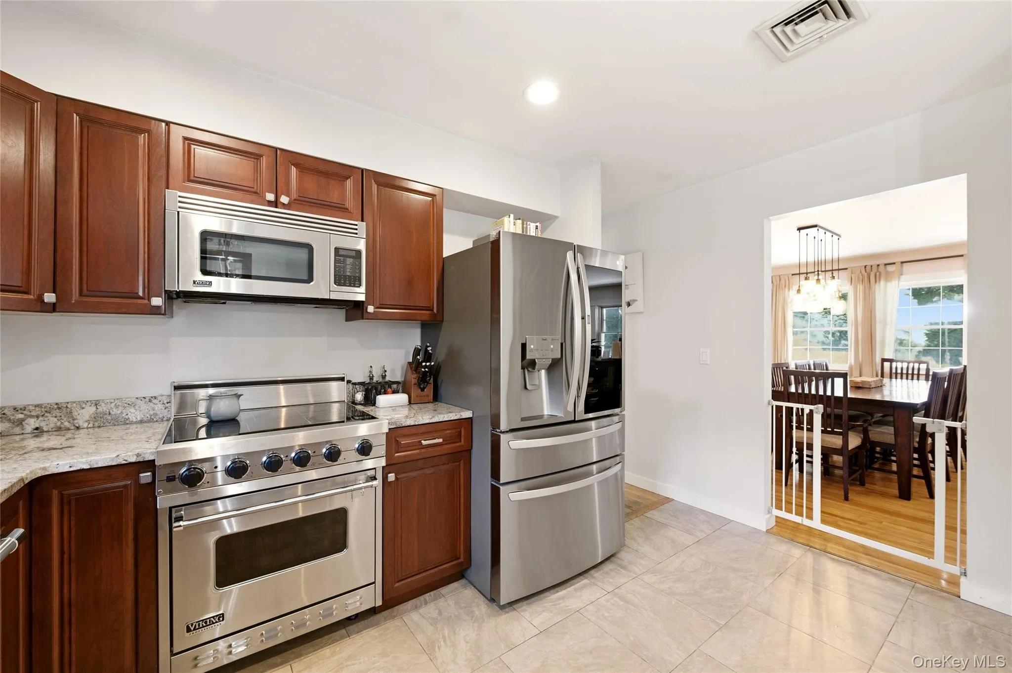 30 Cove Road, Huntington, NY, 4 Bedrooms Bedrooms, 8 Rooms Rooms,3 BathroomsBathrooms,Residential,For Rent,Cove,0,1044995 30 Cove Road, Huntington, NY, 4 Bedrooms Bedrooms, 8 Rooms Rooms,3 BathroomsBathrooms,Residential,For Rent,Cove,0,1044995