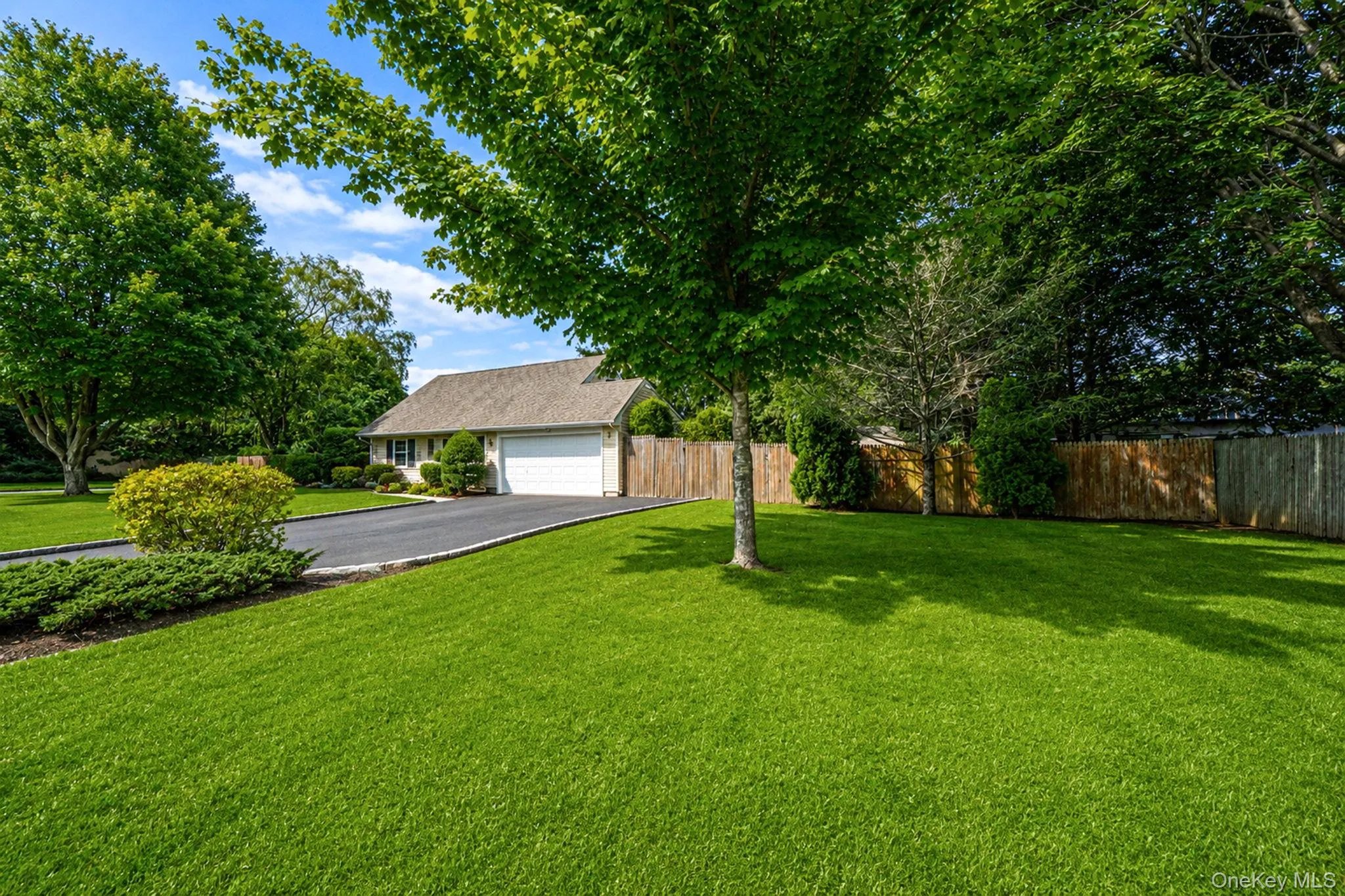 4 Highview Lane, Brookhaven, NY, 3 Bedrooms Bedrooms, 6 Rooms Rooms,2 BathroomsBathrooms,Residential,For Rent,Highview,0,1044997 4 Highview Lane, Brookhaven, NY, 3 Bedrooms Bedrooms, 6 Rooms Rooms,2 BathroomsBathrooms,Residential,For Rent,Highview,0,1044997
