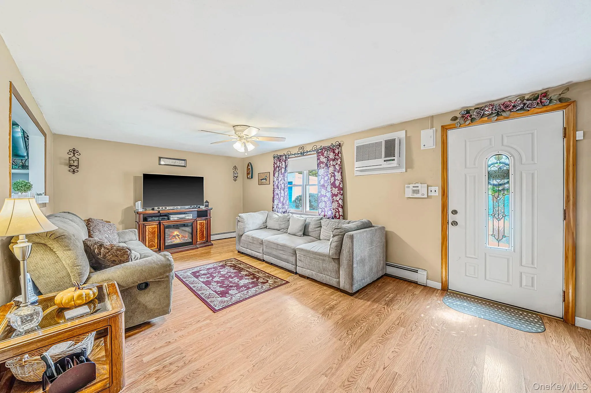 4 Highview Lane, Brookhaven, NY, 3 Bedrooms Bedrooms, 6 Rooms Rooms,2 BathroomsBathrooms,Residential,For Rent,Highview,0,1044997 4 Highview Lane, Brookhaven, NY, 3 Bedrooms Bedrooms, 6 Rooms Rooms,2 BathroomsBathrooms,Residential,For Rent,Highview,0,1044997
