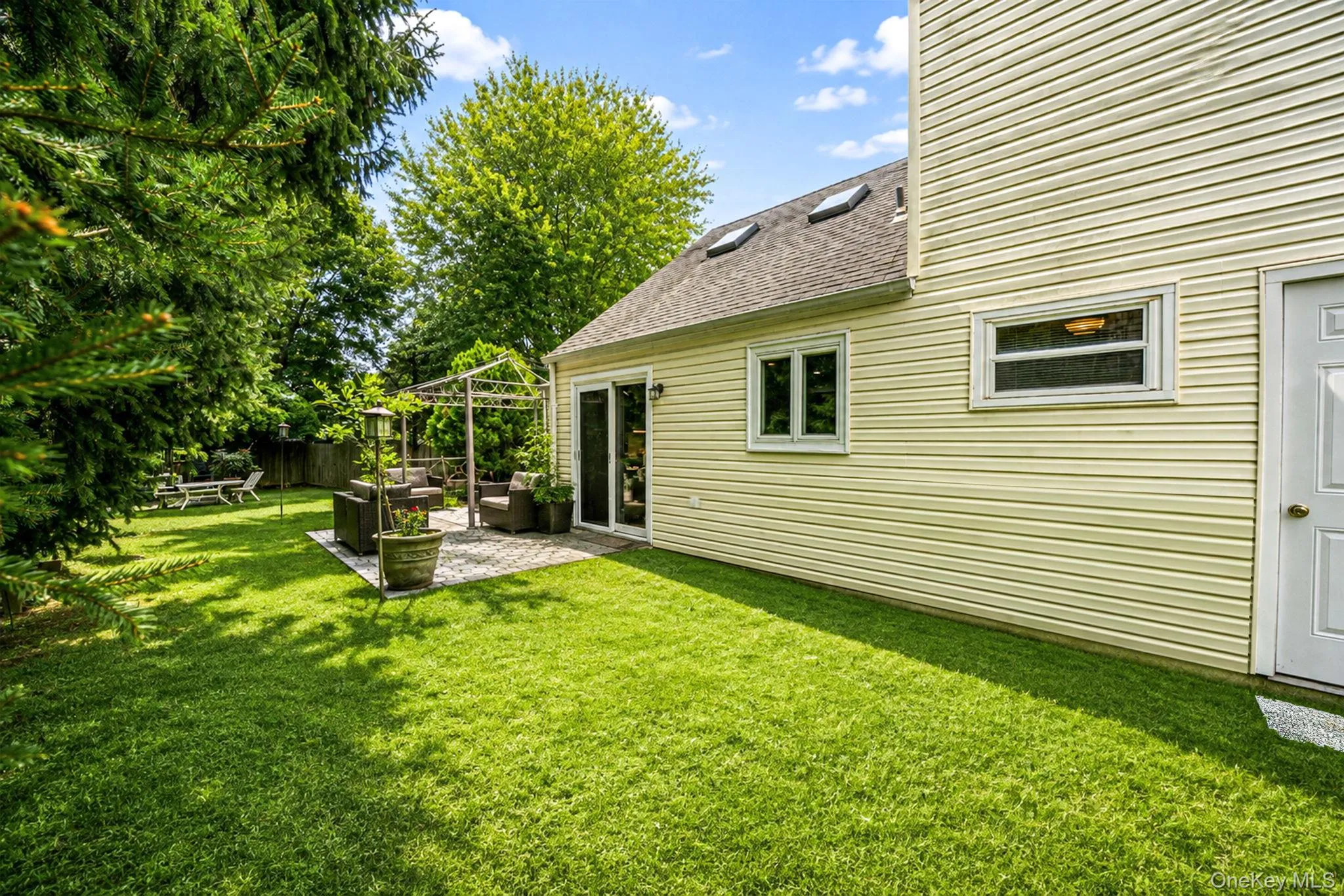 4 Highview Lane, Brookhaven, NY, 3 Bedrooms Bedrooms, 6 Rooms Rooms,2 BathroomsBathrooms,Residential,For Rent,Highview,0,1044997 4 Highview Lane, Brookhaven, NY, 3 Bedrooms Bedrooms, 6 Rooms Rooms,2 BathroomsBathrooms,Residential,For Rent,Highview,0,1044997