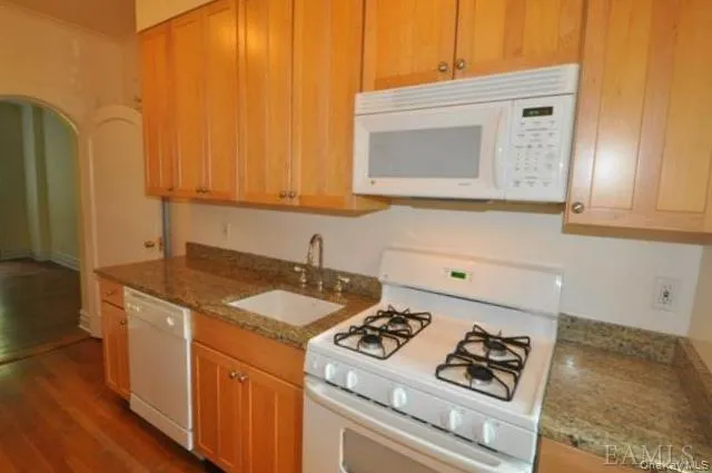 155 Garth Road, Eastchester, NY, 2 Bedrooms Bedrooms, 4 Rooms Rooms,2 BathroomsBathrooms,Residential Lease,For Rent,Garth,0,1045002 155 Garth Road, Eastchester, NY, 2 Bedrooms Bedrooms, 4 Rooms Rooms,2 BathroomsBathrooms,Residential Lease,For Rent,Garth,0,1045002