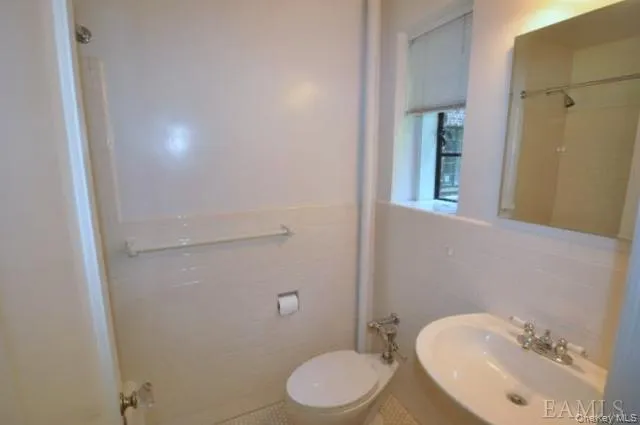 155 Garth Road, Eastchester, NY, 2 Bedrooms Bedrooms, 4 Rooms Rooms,2 BathroomsBathrooms,Residential Lease,For Rent,Garth,0,1045002 155 Garth Road, Eastchester, NY, 2 Bedrooms Bedrooms, 4 Rooms Rooms,2 BathroomsBathrooms,Residential Lease,For Rent,Garth,0,1045002