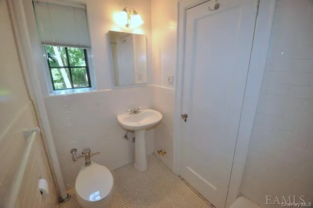 155 Garth Road, Eastchester, NY, 2 Bedrooms Bedrooms, 4 Rooms Rooms,2 BathroomsBathrooms,Residential Lease,For Rent,Garth,0,1045002 155 Garth Road, Eastchester, NY, 2 Bedrooms Bedrooms, 4 Rooms Rooms,2 BathroomsBathrooms,Residential Lease,For Rent,Garth,0,1045002