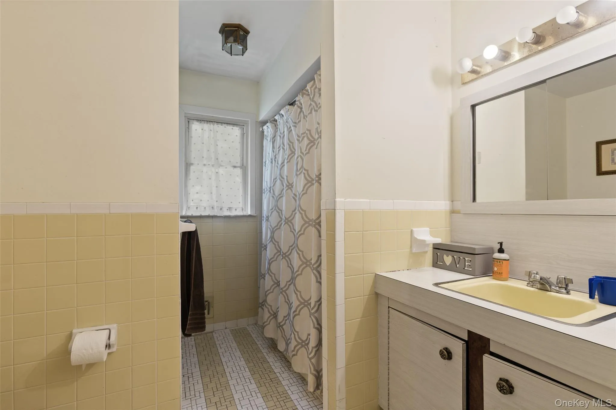 26 Terri Lee Lane, Ramapo, NY, 5 Bedrooms Bedrooms, 11 Rooms Rooms,3 BathroomsBathrooms,Residential Lease,For Rent,Terri Lee,0,1045003 26 Terri Lee Lane, Ramapo, NY, 5 Bedrooms Bedrooms, 11 Rooms Rooms,3 BathroomsBathrooms,Residential Lease,For Rent,Terri Lee,0,1045003
