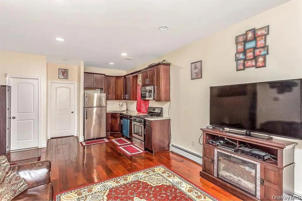 16013 Conduit Avenue, New York, NY, 1 Bedroom Bedrooms, 3 Rooms Rooms,1 BathroomBathrooms,Residential Lease,For Rent,Conduit,0,1045009 16013 Conduit Avenue, New York, NY, 1 Bedroom Bedrooms, 3 Rooms Rooms,1 BathroomBathrooms,Residential Lease,For Rent,Conduit,0,1045009
