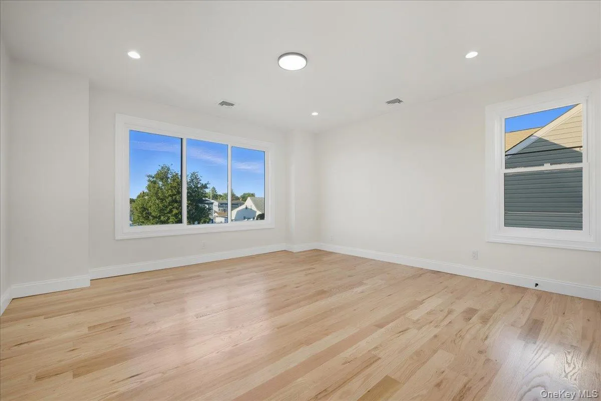 27 Poppy Lane, Hempstead, NY, 5 Bedrooms Bedrooms, 12 Rooms Rooms,4 BathroomsBathrooms,Residential,For Rent,Poppy Lane,0,1045014 27 Poppy Lane, Hempstead, NY, 5 Bedrooms Bedrooms, 12 Rooms Rooms,4 BathroomsBathrooms,Residential,For Rent,Poppy Lane,0,1045014