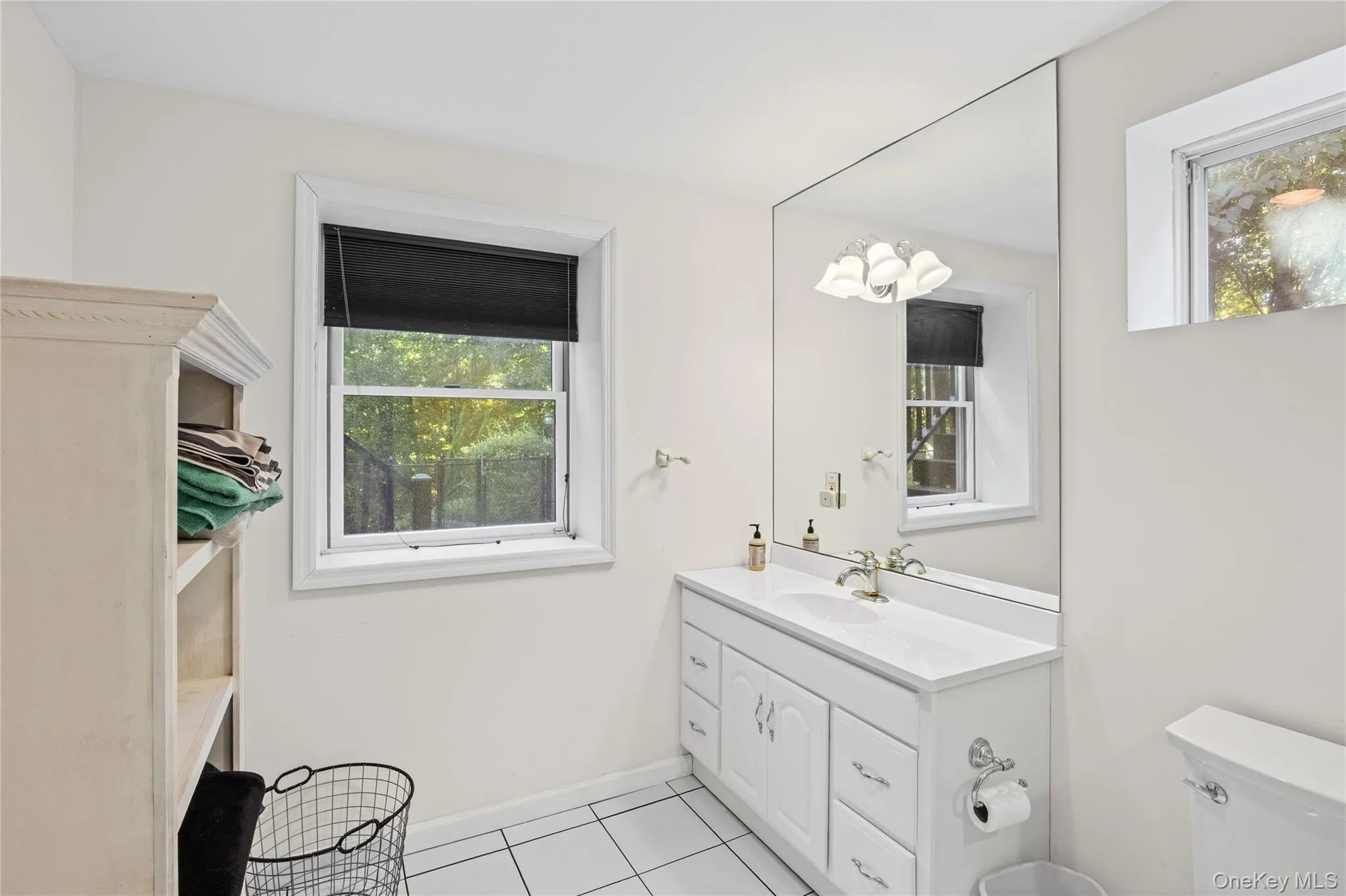 28 Apricot Road, Brookhaven, NY, 5 Bedrooms Bedrooms, 9 Rooms Rooms,3 BathroomsBathrooms,Residential,For Rent,Apricot,0,1045015 28 Apricot Road, Brookhaven, NY, 5 Bedrooms Bedrooms, 9 Rooms Rooms,3 BathroomsBathrooms,Residential,For Rent,Apricot,0,1045015