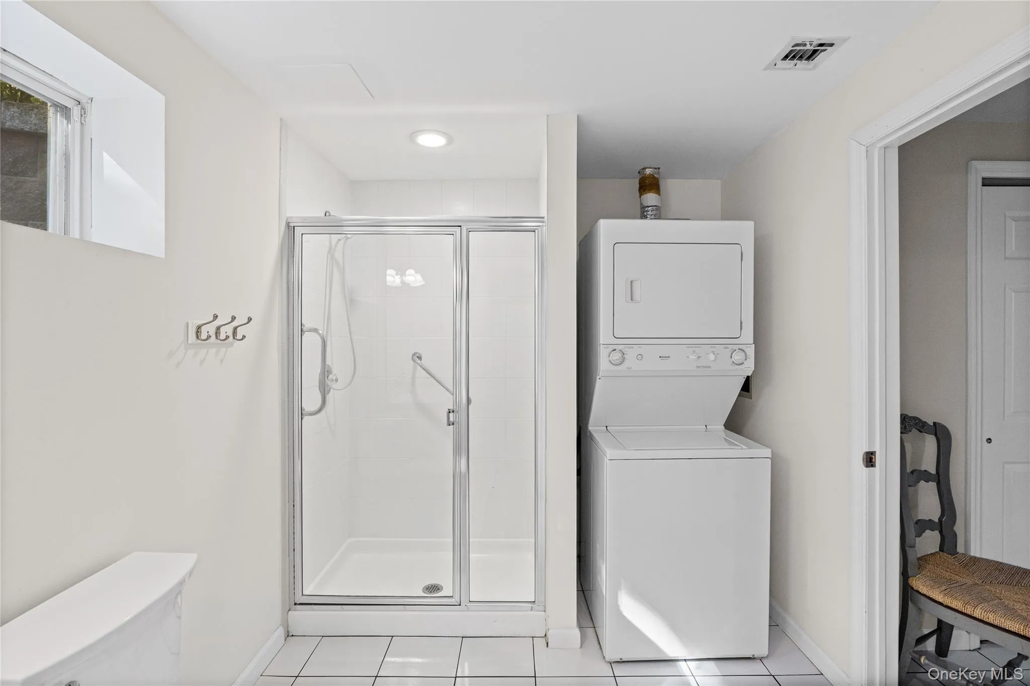 28 Apricot Road, Brookhaven, NY, 5 Bedrooms Bedrooms, 9 Rooms Rooms,3 BathroomsBathrooms,Residential,For Rent,Apricot,0,1045015 28 Apricot Road, Brookhaven, NY, 5 Bedrooms Bedrooms, 9 Rooms Rooms,3 BathroomsBathrooms,Residential,For Rent,Apricot,0,1045015