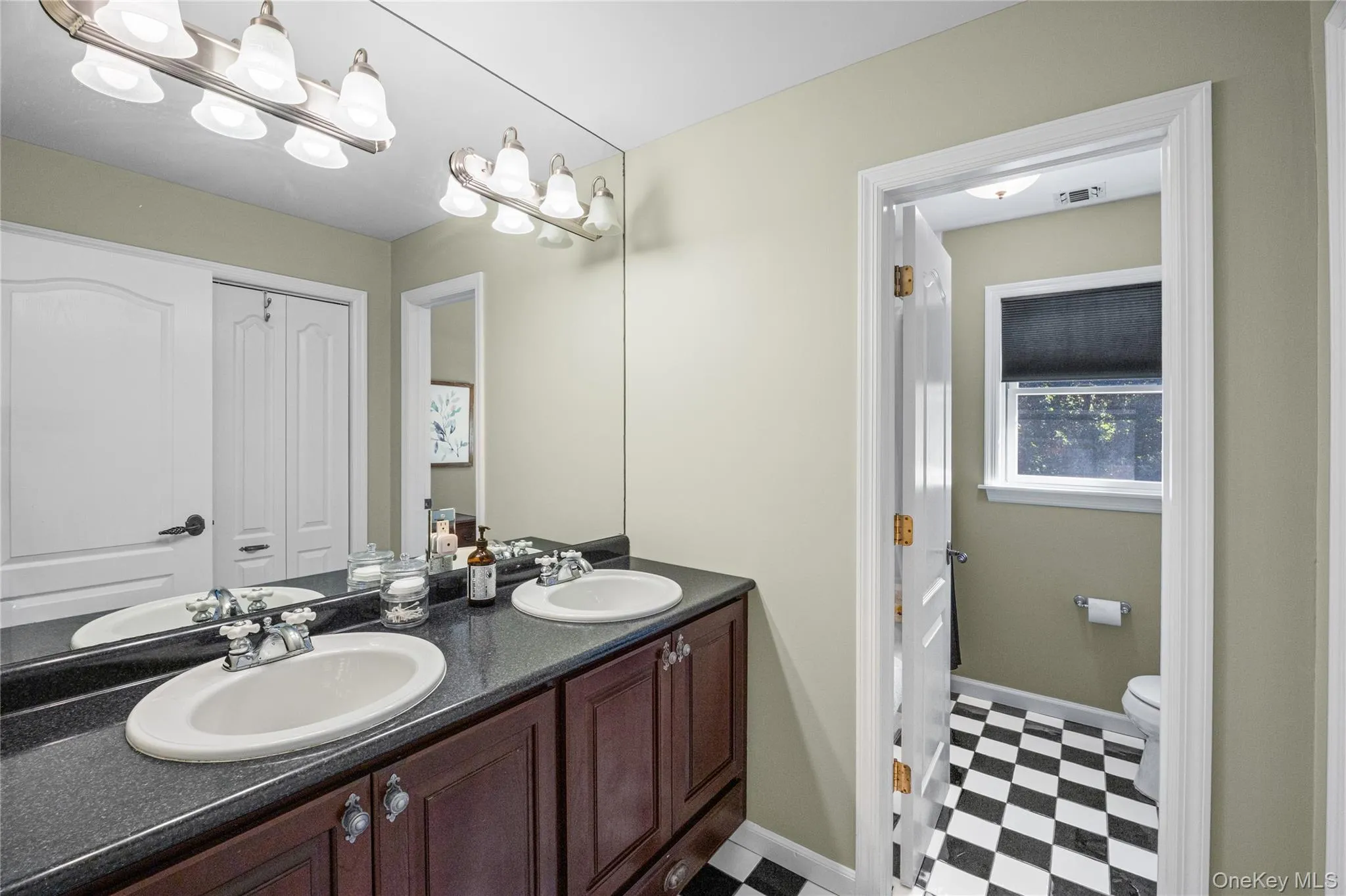 28 Apricot Road, Brookhaven, NY, 5 Bedrooms Bedrooms, 9 Rooms Rooms,3 BathroomsBathrooms,Residential,For Rent,Apricot,0,1045015 28 Apricot Road, Brookhaven, NY, 5 Bedrooms Bedrooms, 9 Rooms Rooms,3 BathroomsBathrooms,Residential,For Rent,Apricot,0,1045015
