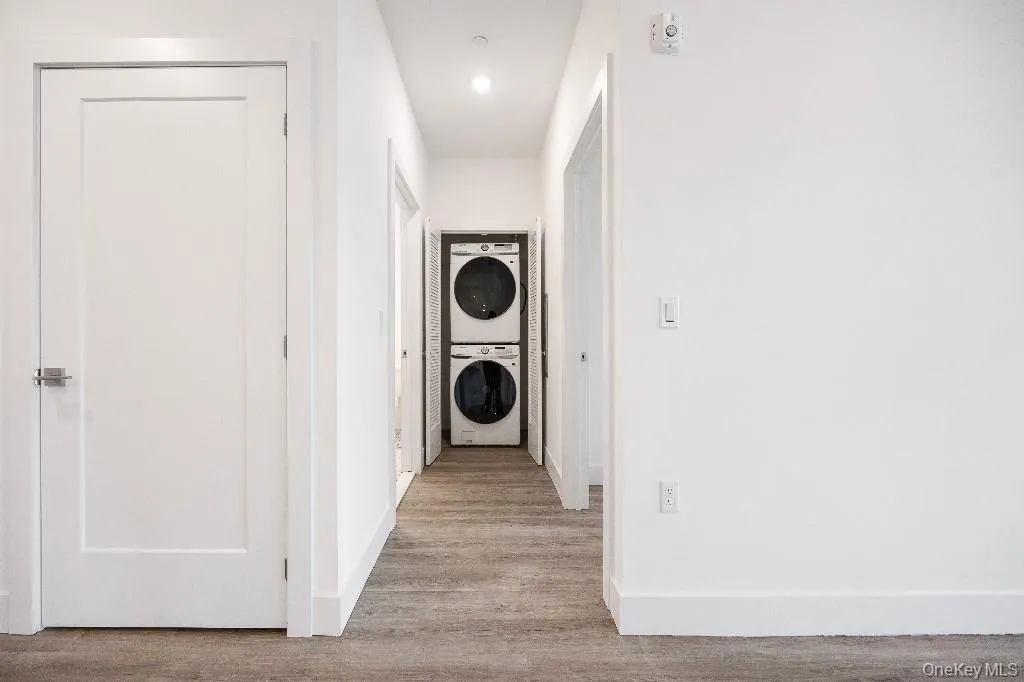 Please note: Photos shown are of another unit within the same complex and may vary slightly from the actual apartment. Please note: Photos shown are of another unit within the same complex and may vary slightly from the actual apartment.