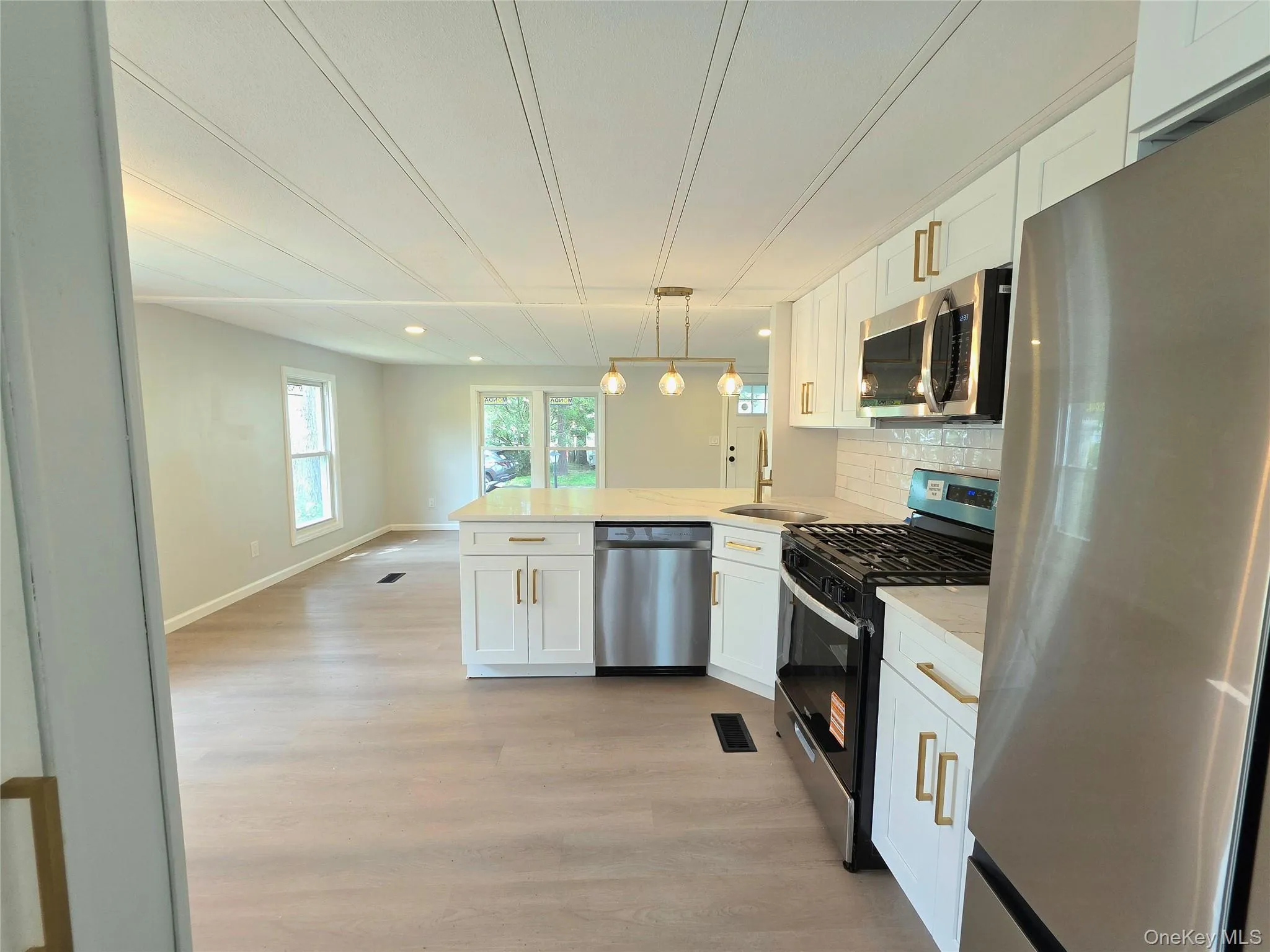 525 Riverleigh Avenue, Riverhead, NY, 2 Bedrooms Bedrooms, 6 Rooms Rooms,1 BathroomBathrooms,Residential,For Rent,Riverleigh,0,1045025 525 Riverleigh Avenue, Riverhead, NY, 2 Bedrooms Bedrooms, 6 Rooms Rooms,1 BathroomBathrooms,Residential,For Rent,Riverleigh,0,1045025
