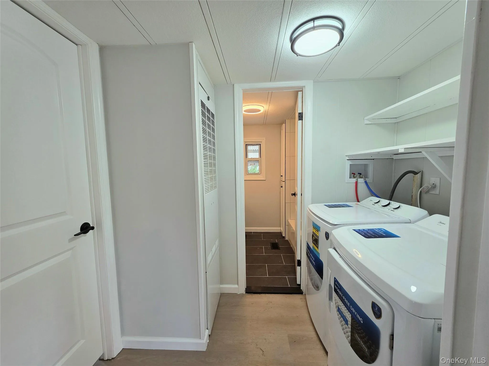 525 Riverleigh Avenue, Riverhead, NY, 2 Bedrooms Bedrooms, 6 Rooms Rooms,1 BathroomBathrooms,Residential,For Rent,Riverleigh,0,1045025 525 Riverleigh Avenue, Riverhead, NY, 2 Bedrooms Bedrooms, 6 Rooms Rooms,1 BathroomBathrooms,Residential,For Rent,Riverleigh,0,1045025