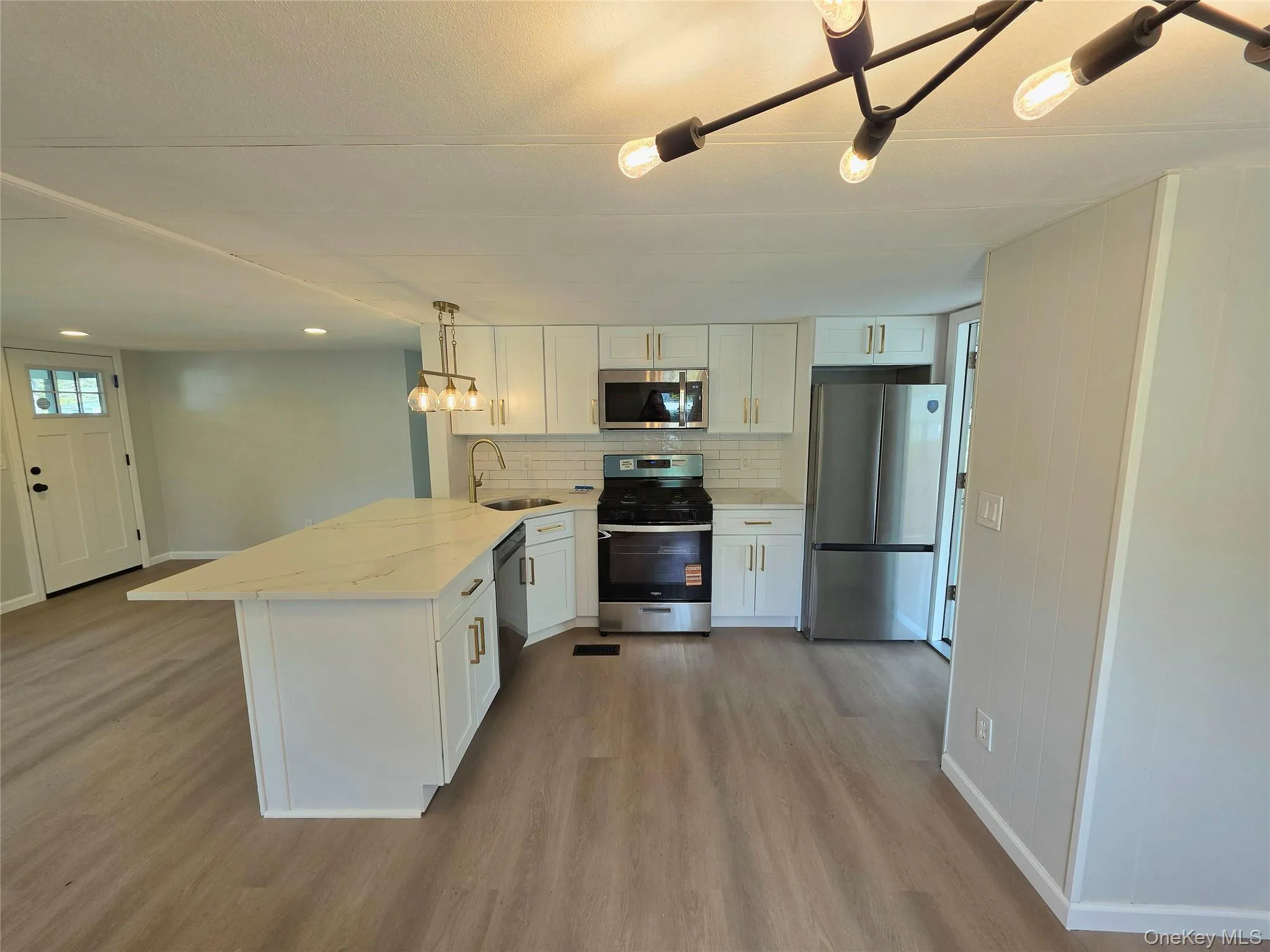 525 Riverleigh Avenue, Riverhead, NY, 2 Bedrooms Bedrooms, 6 Rooms Rooms,1 BathroomBathrooms,Residential,For Rent,Riverleigh,0,1045025 525 Riverleigh Avenue, Riverhead, NY, 2 Bedrooms Bedrooms, 6 Rooms Rooms,1 BathroomBathrooms,Residential,For Rent,Riverleigh,0,1045025