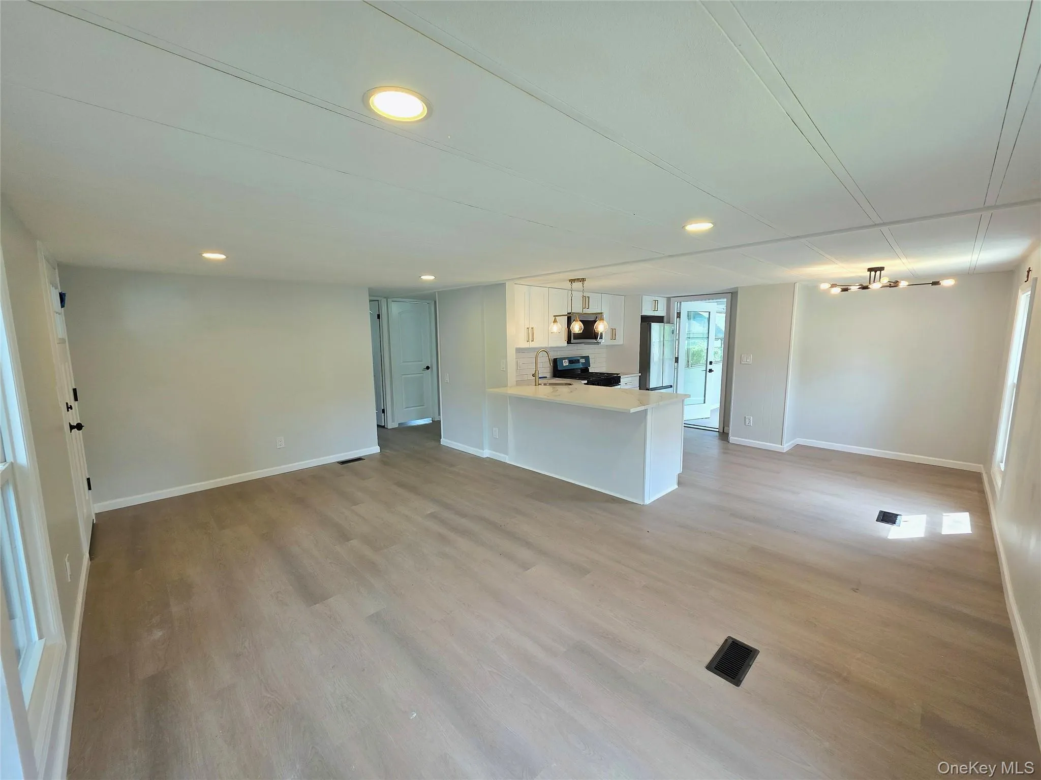 525 Riverleigh Avenue, Riverhead, NY, 2 Bedrooms Bedrooms, 6 Rooms Rooms,1 BathroomBathrooms,Residential,For Rent,Riverleigh,0,1045025 525 Riverleigh Avenue, Riverhead, NY, 2 Bedrooms Bedrooms, 6 Rooms Rooms,1 BathroomBathrooms,Residential,For Rent,Riverleigh,0,1045025