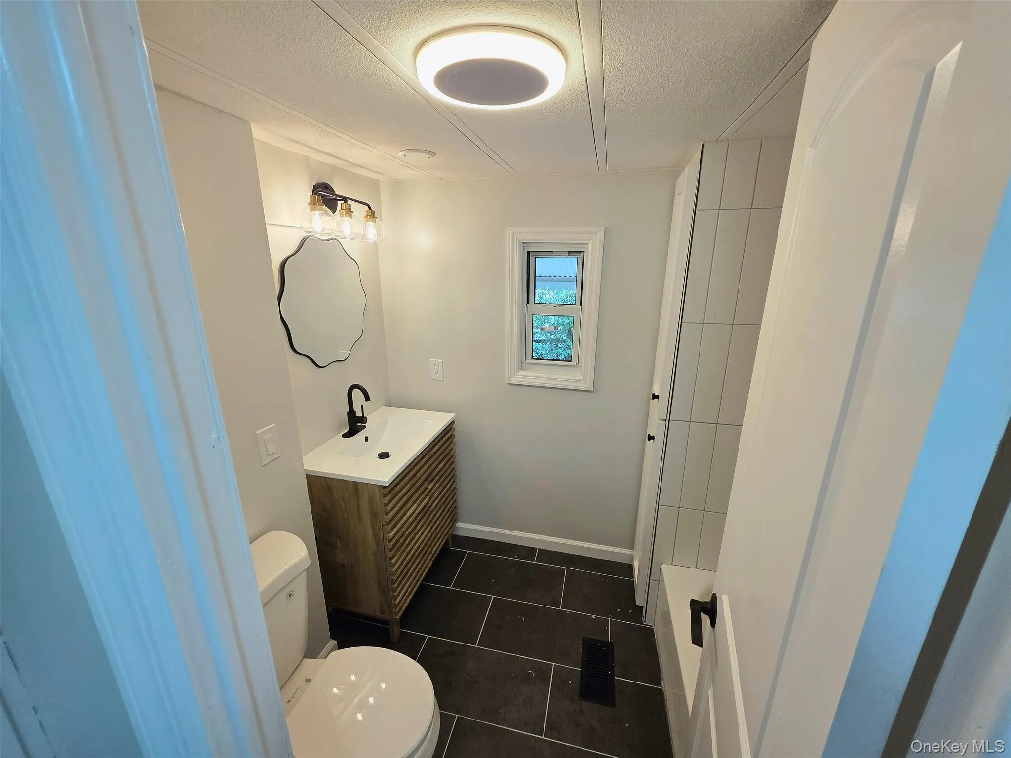 525 Riverleigh Avenue, Riverhead, NY, 2 Bedrooms Bedrooms, 6 Rooms Rooms,1 BathroomBathrooms,Residential,For Rent,Riverleigh,0,1045025 525 Riverleigh Avenue, Riverhead, NY, 2 Bedrooms Bedrooms, 6 Rooms Rooms,1 BathroomBathrooms,Residential,For Rent,Riverleigh,0,1045025