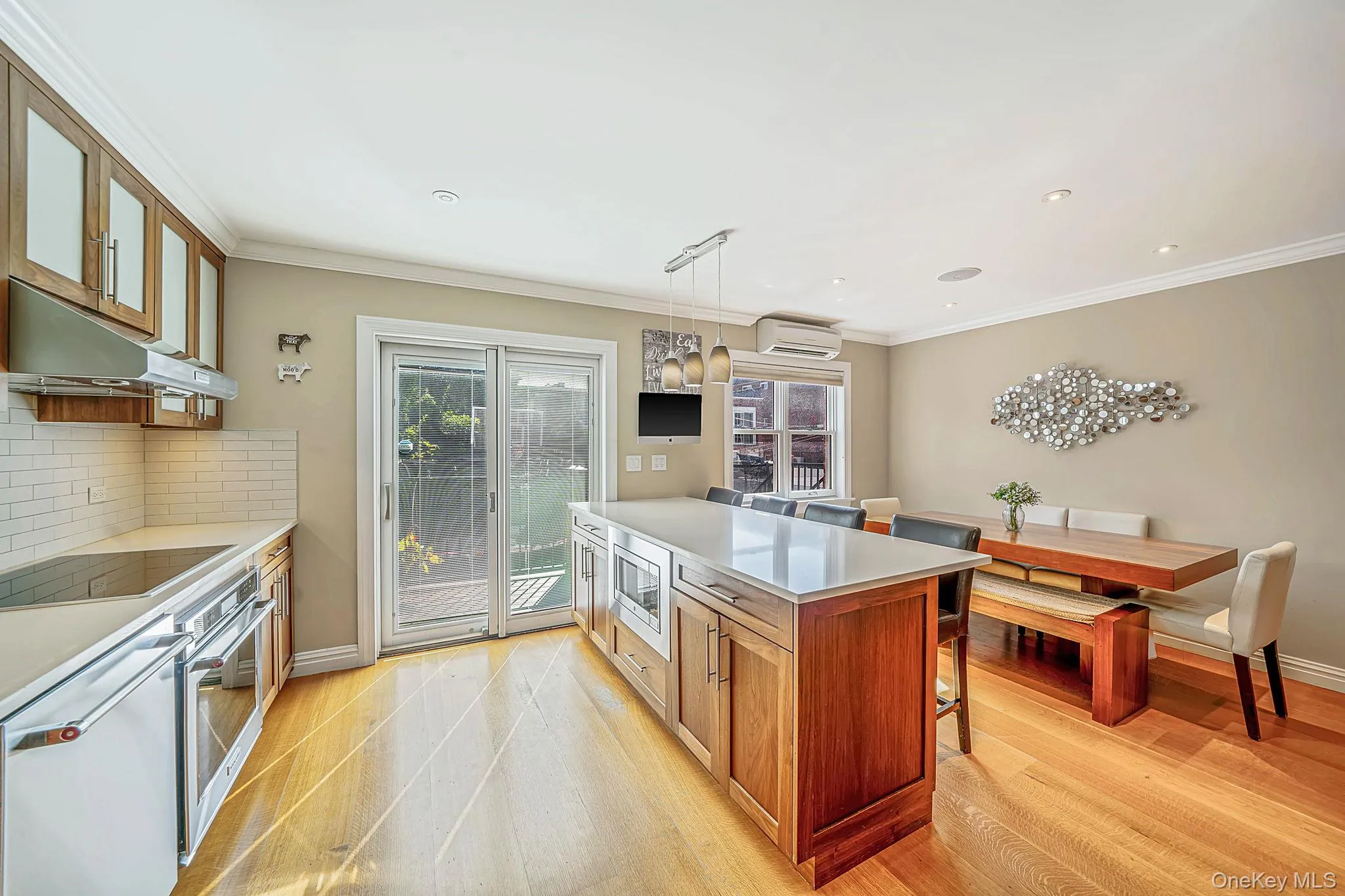 63-27 72nd Street, New York, NY, 3 Bedrooms Bedrooms, 6 Rooms Rooms,2 BathroomsBathrooms,Residential,For Rent,72nd,0,1045028 63-27 72nd Street, New York, NY, 3 Bedrooms Bedrooms, 6 Rooms Rooms,2 BathroomsBathrooms,Residential,For Rent,72nd,0,1045028