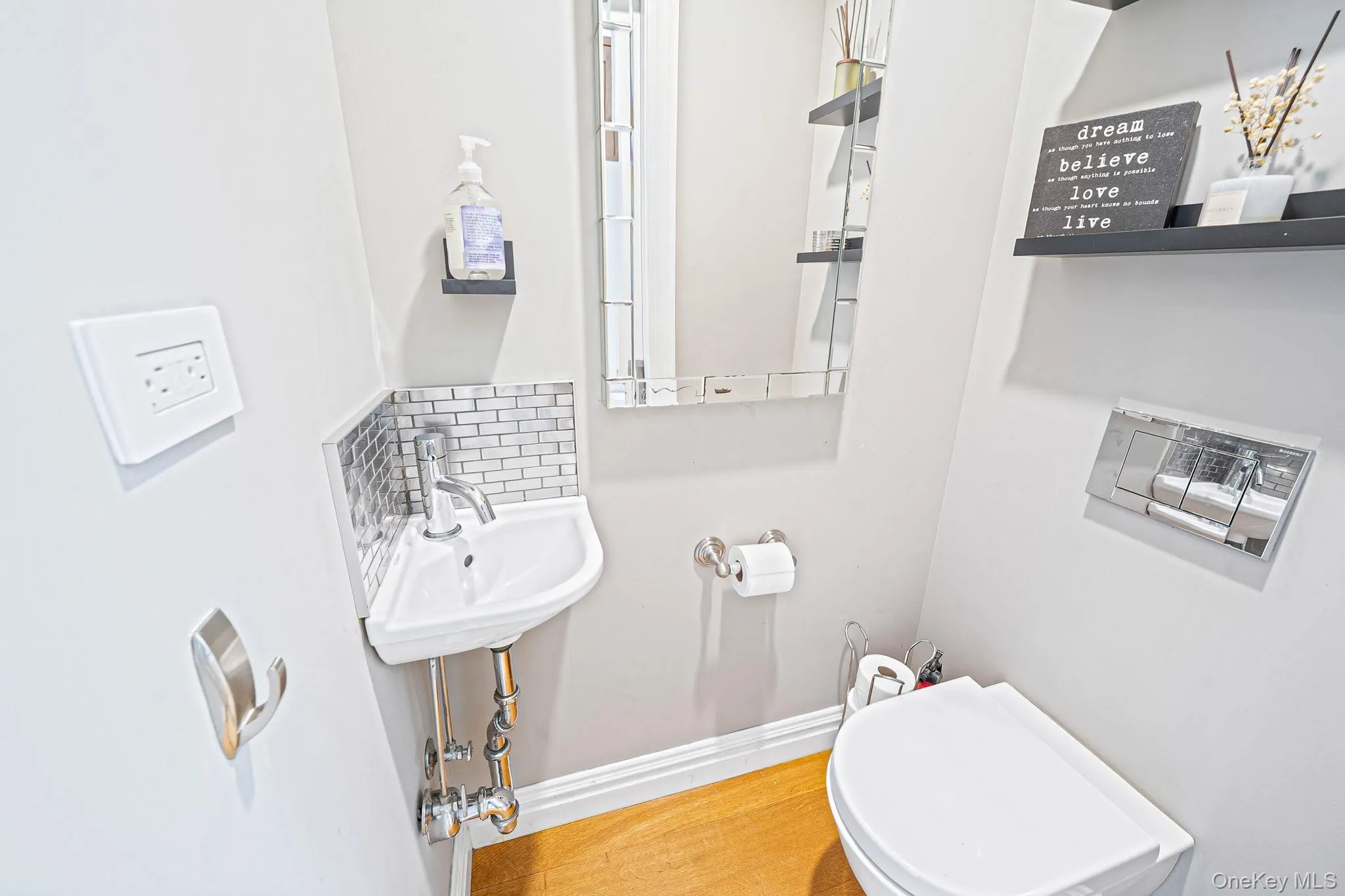 63-27 72nd Street, New York, NY, 3 Bedrooms Bedrooms, 6 Rooms Rooms,2 BathroomsBathrooms,Residential,For Rent,72nd,0,1045028 63-27 72nd Street, New York, NY, 3 Bedrooms Bedrooms, 6 Rooms Rooms,2 BathroomsBathrooms,Residential,For Rent,72nd,0,1045028