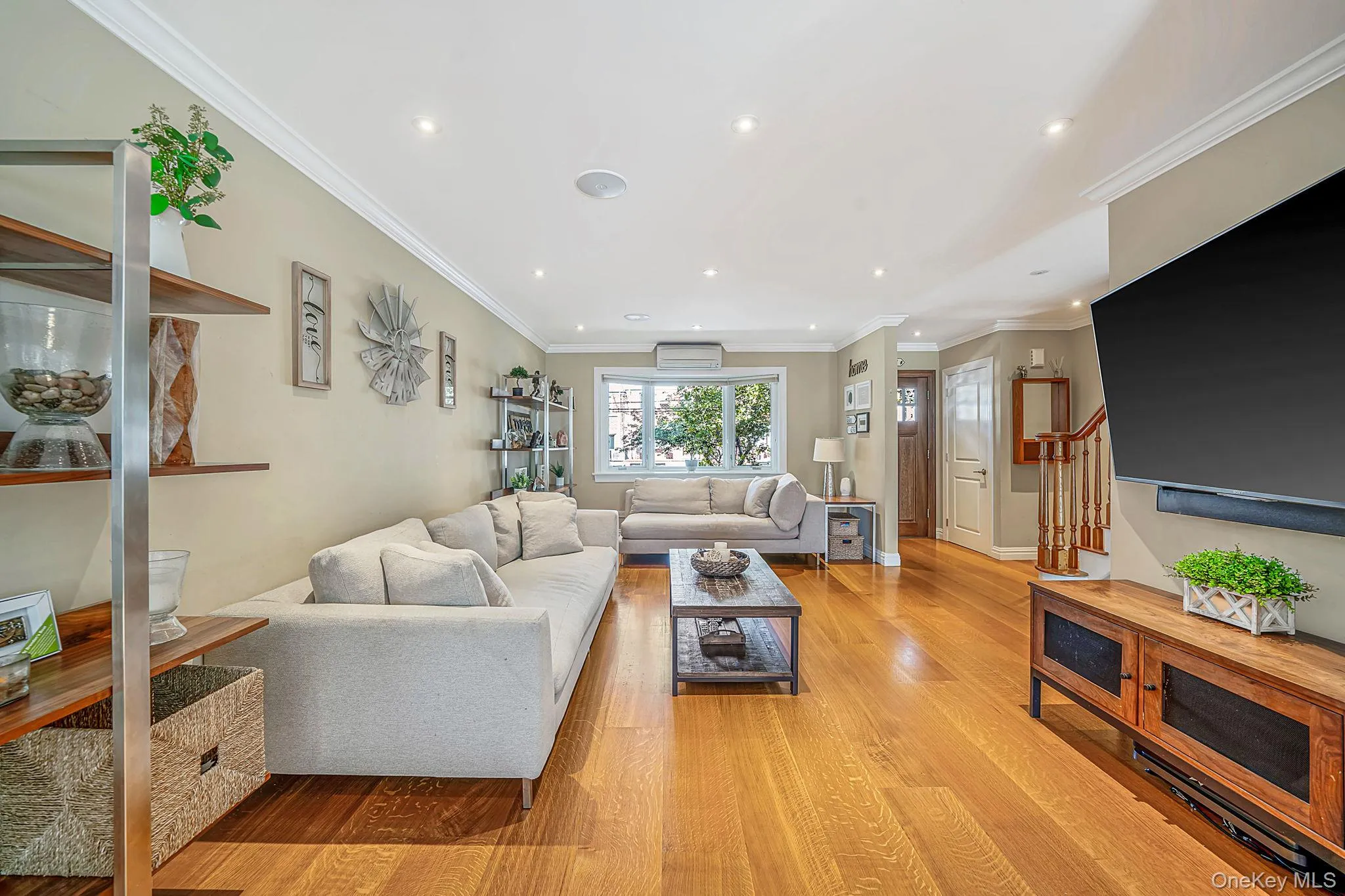 63-27 72nd Street, New York, NY, 3 Bedrooms Bedrooms, 6 Rooms Rooms,2 BathroomsBathrooms,Residential,For Rent,72nd,0,1045028 63-27 72nd Street, New York, NY, 3 Bedrooms Bedrooms, 6 Rooms Rooms,2 BathroomsBathrooms,Residential,For Rent,72nd,0,1045028